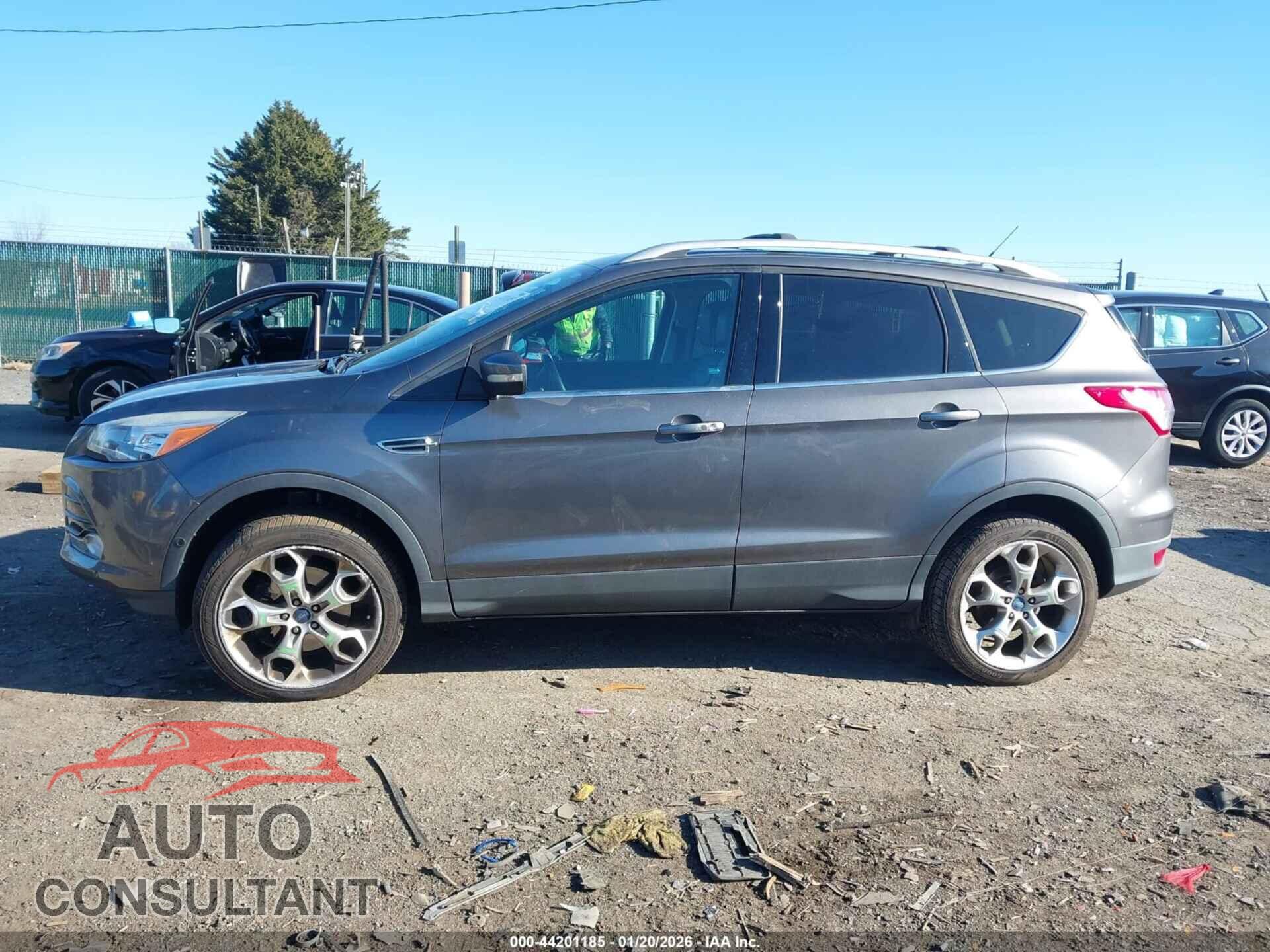 FORD ESCAPE 2013 - 1FMCU9J92DUC99598