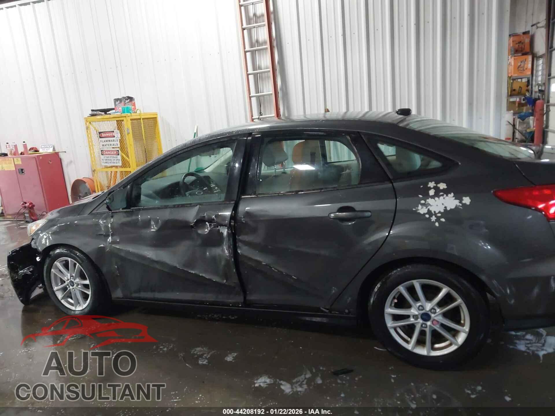 FORD FOCUS 2017 - 1FADP3F25HL229877