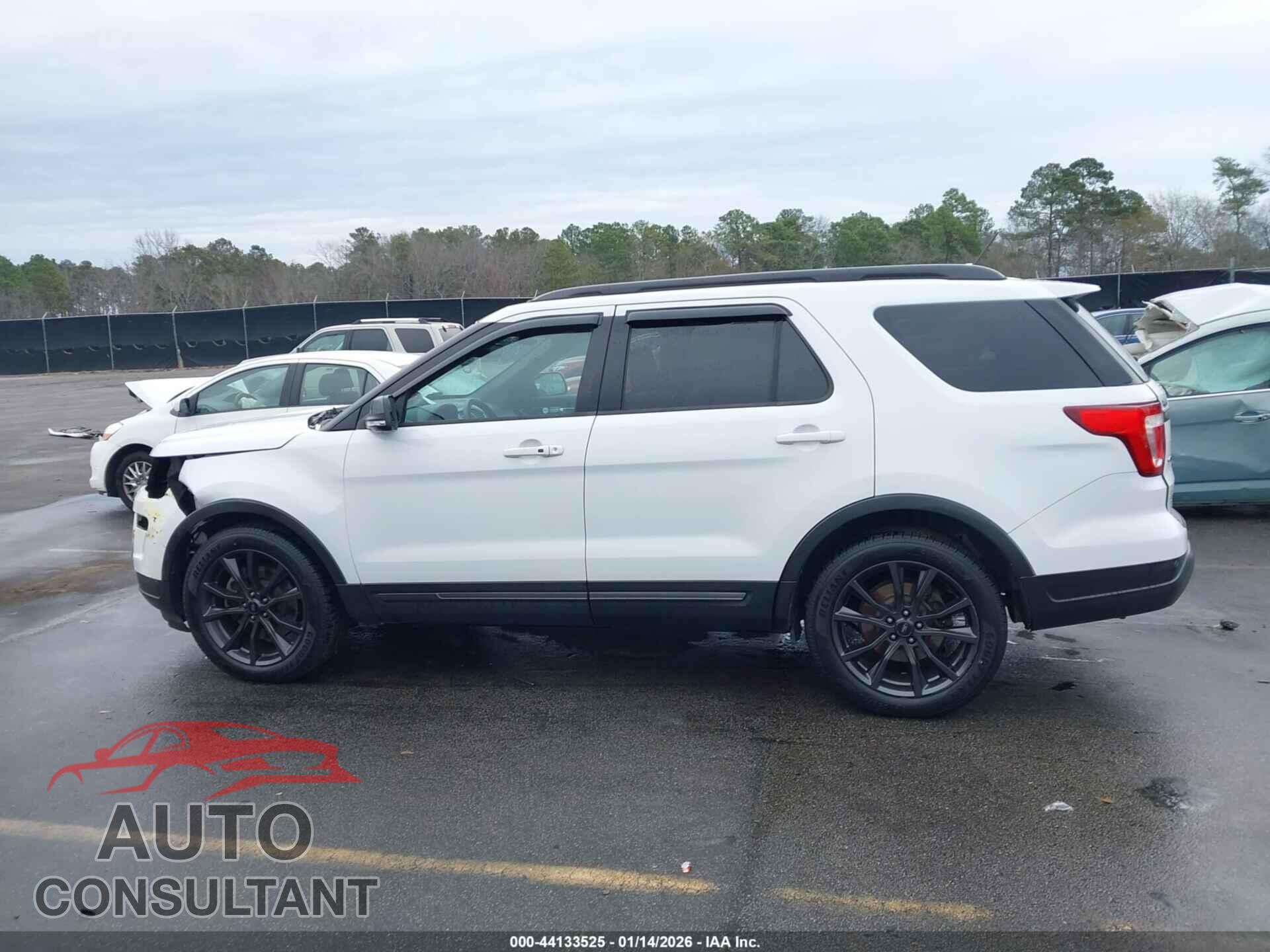 FORD EXPLORER 2018 - 1FM5K7D8XJGB52431