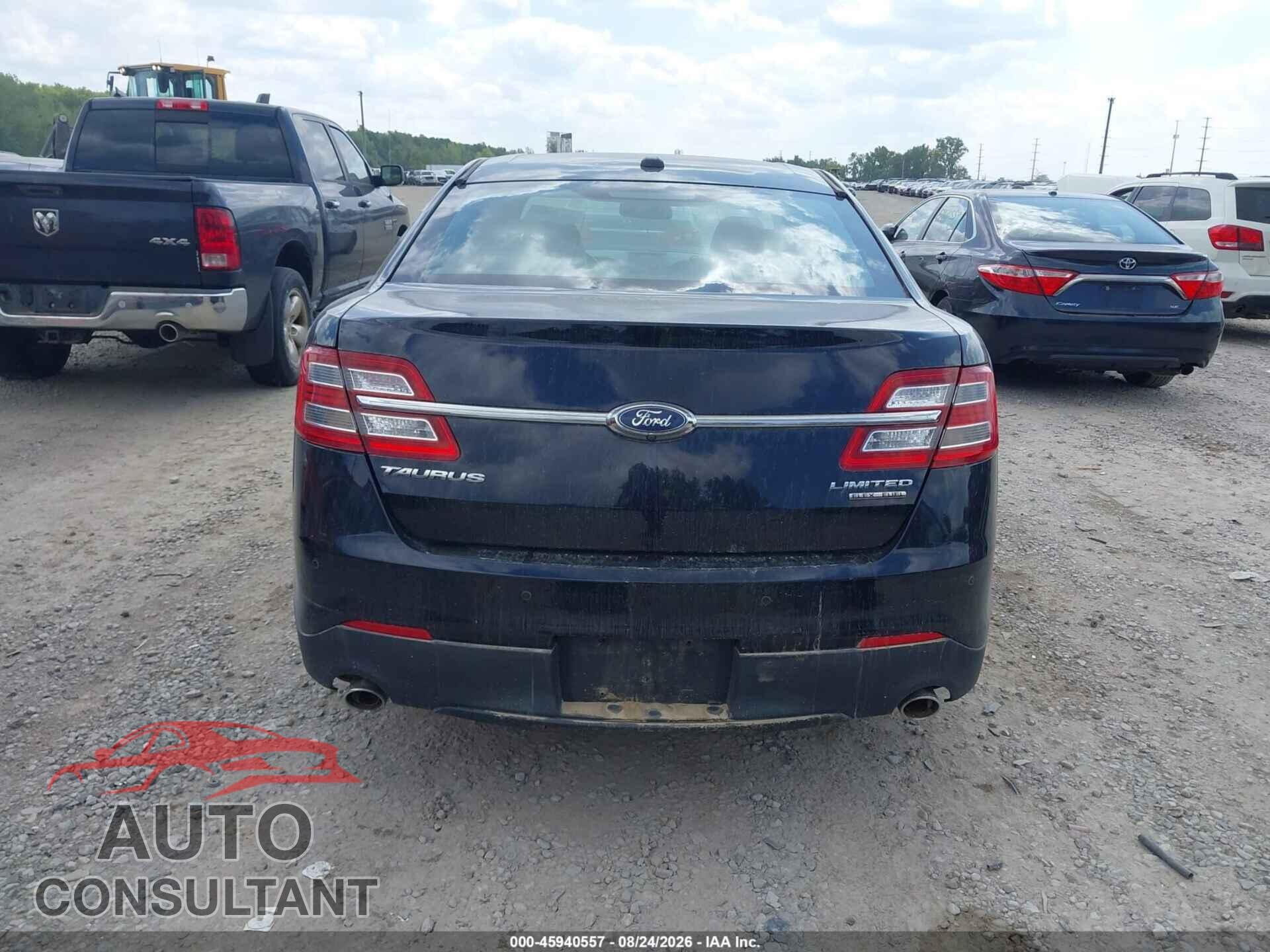FORD TAURUS 2017 - 1FAHP2F89HG117625