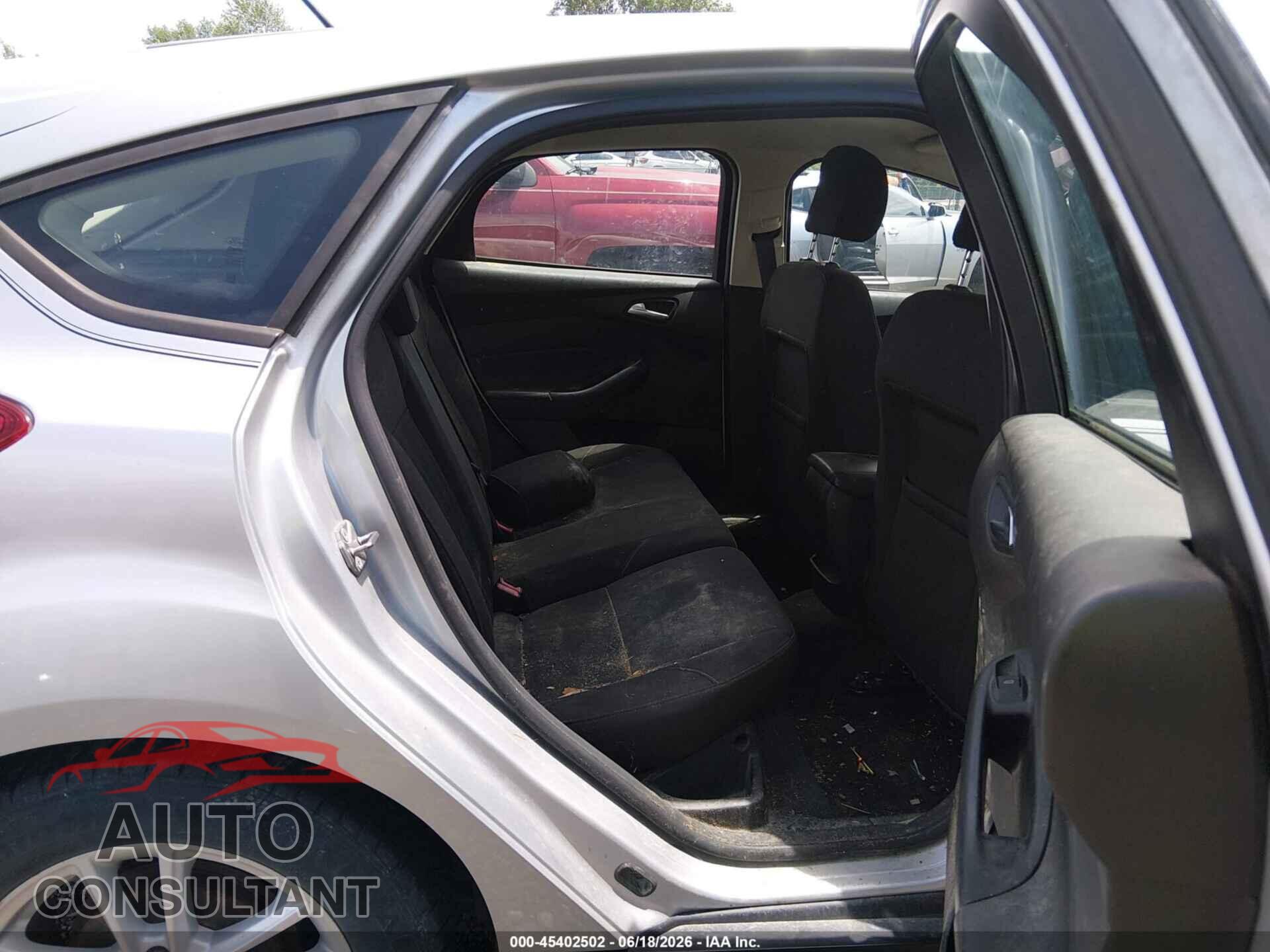 FORD FOCUS 2015 - 1FADP3K29FL234194