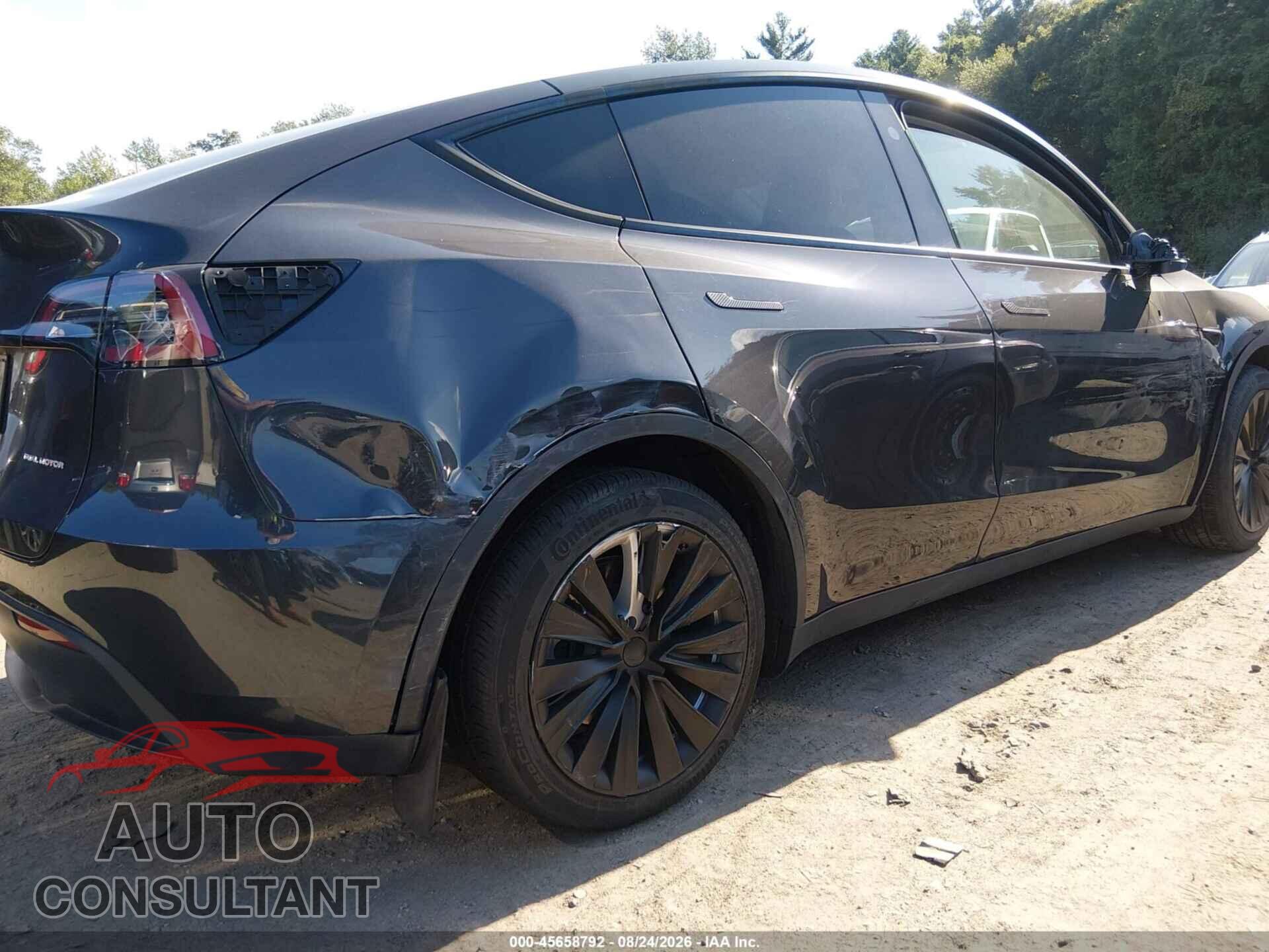 TESLA MODEL Y 2024 - 7SAYGAEE0RF006391