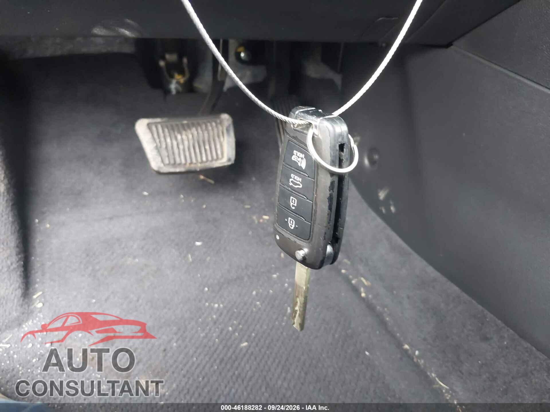 HYUNDAI COMPLEMENTOS DECORATIVOS 2020 - 3KPC24A68LE122828