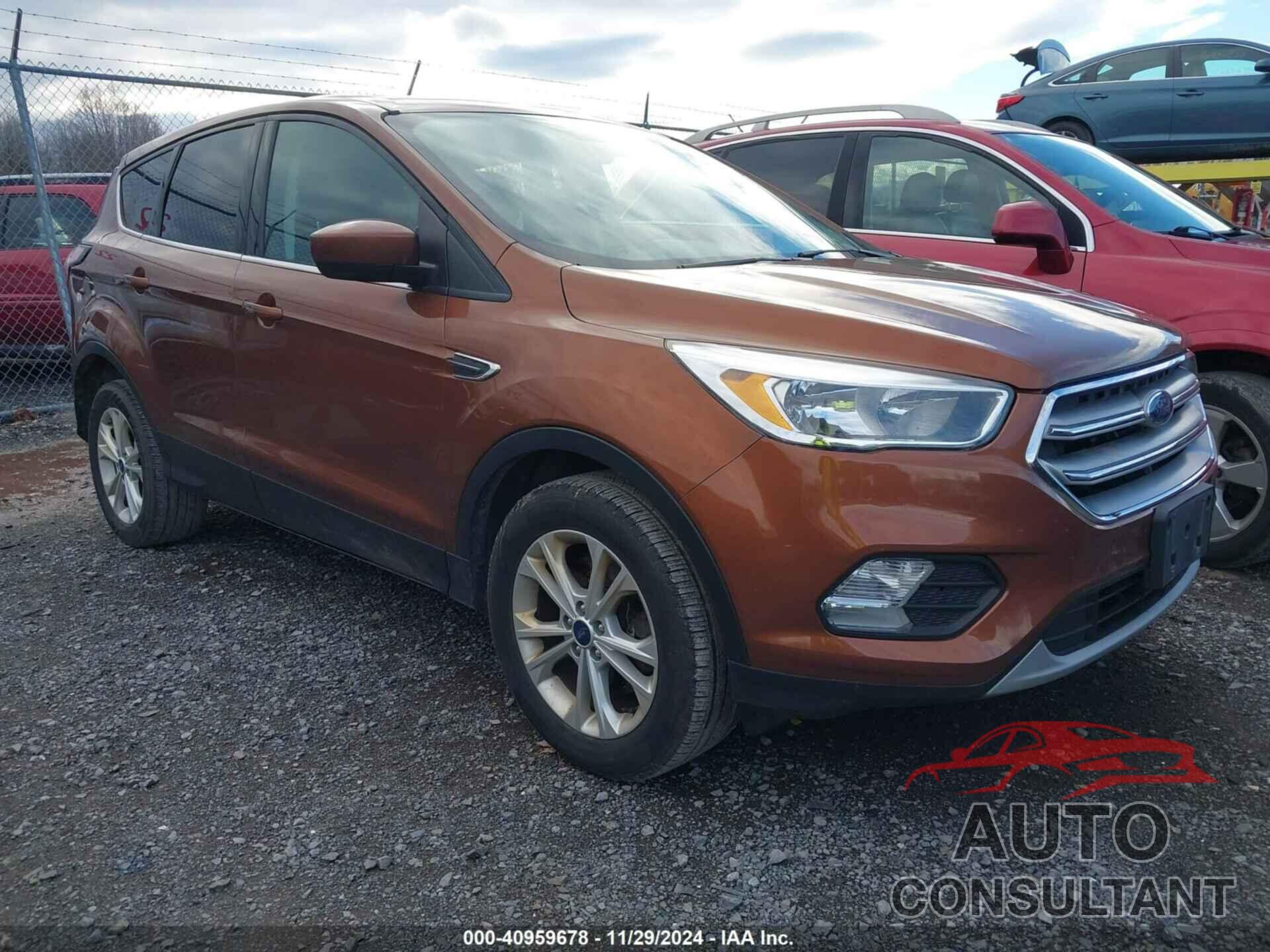 FORD ESCAPE 2017 - 1FMCU9GD6HUE62190