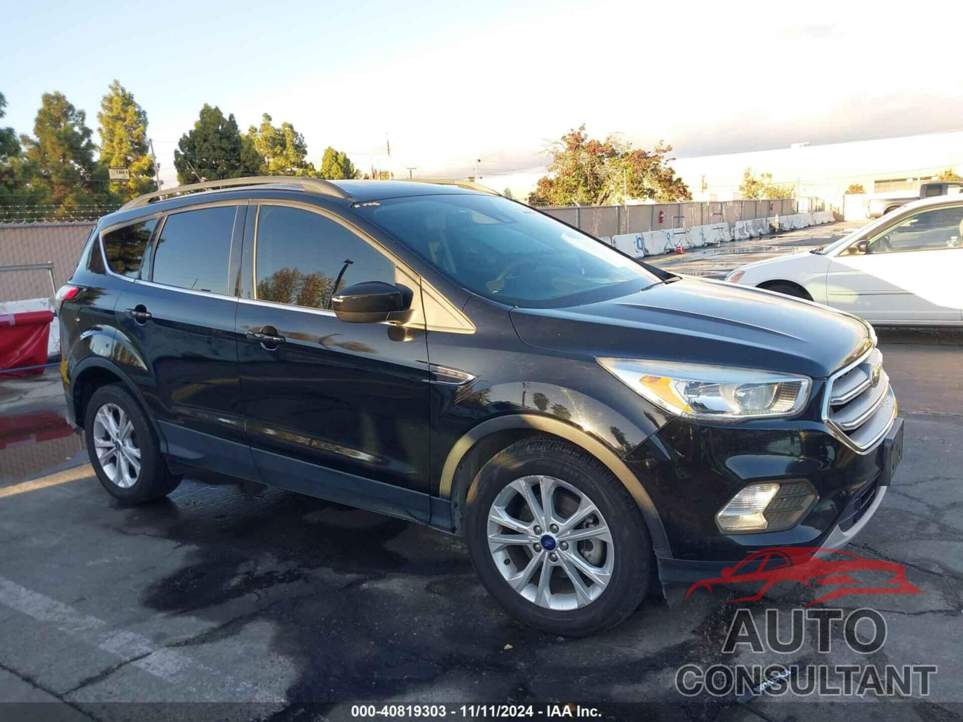 FORD ESCAPE 2018 - 1FMCU0GD7JUB76267