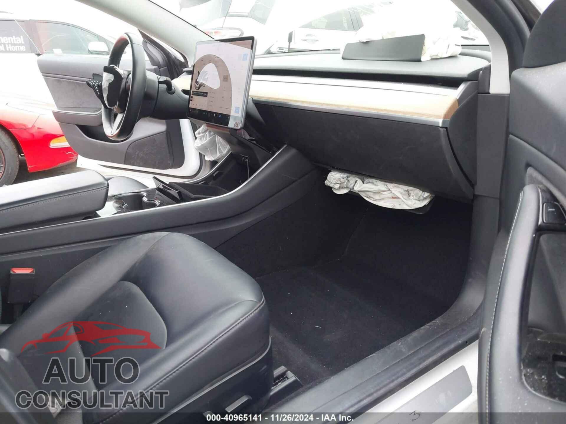 TESLA MODEL 3 2018 - 5YJ3E1EA1JF040936