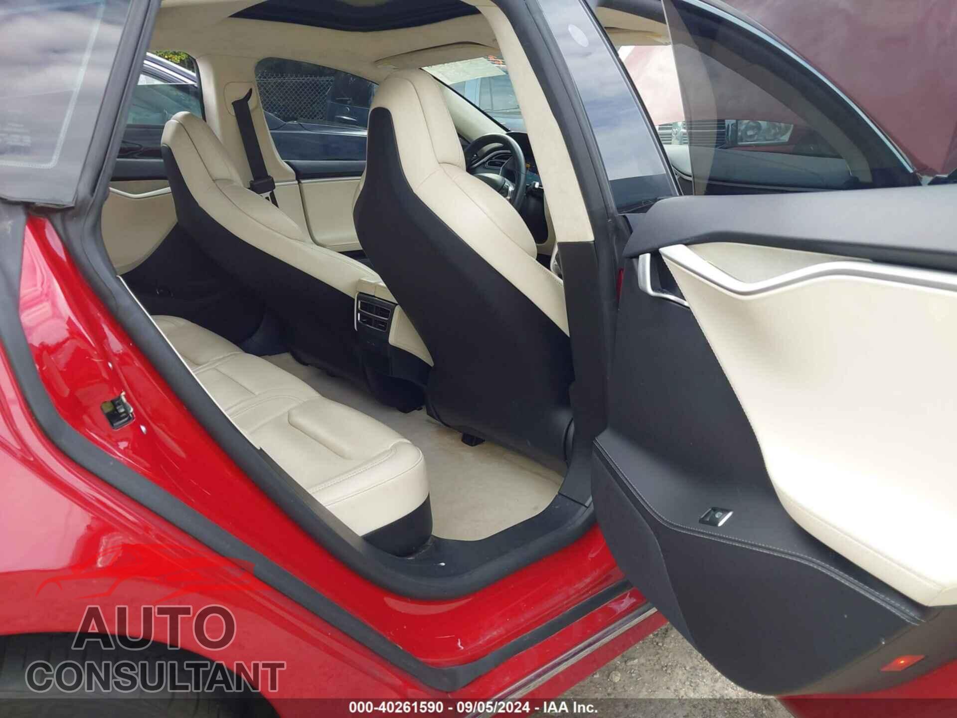 TESLA MODEL S 2017 - 5YJSA1E44HF221007