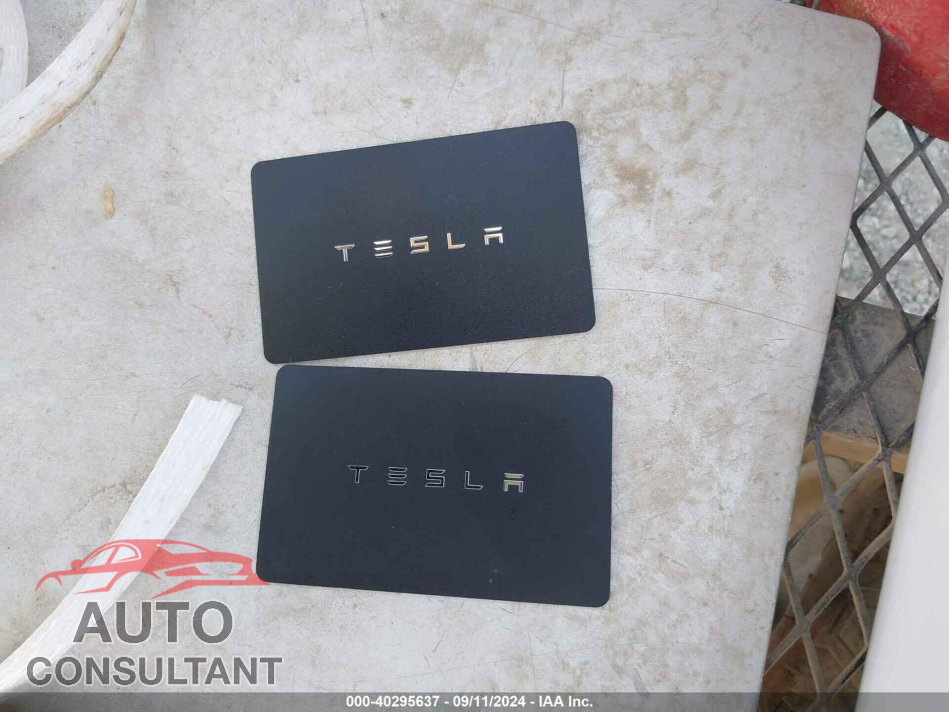 TESLA MODEL 3 2018 - 5YJ3E1EB7JF065641