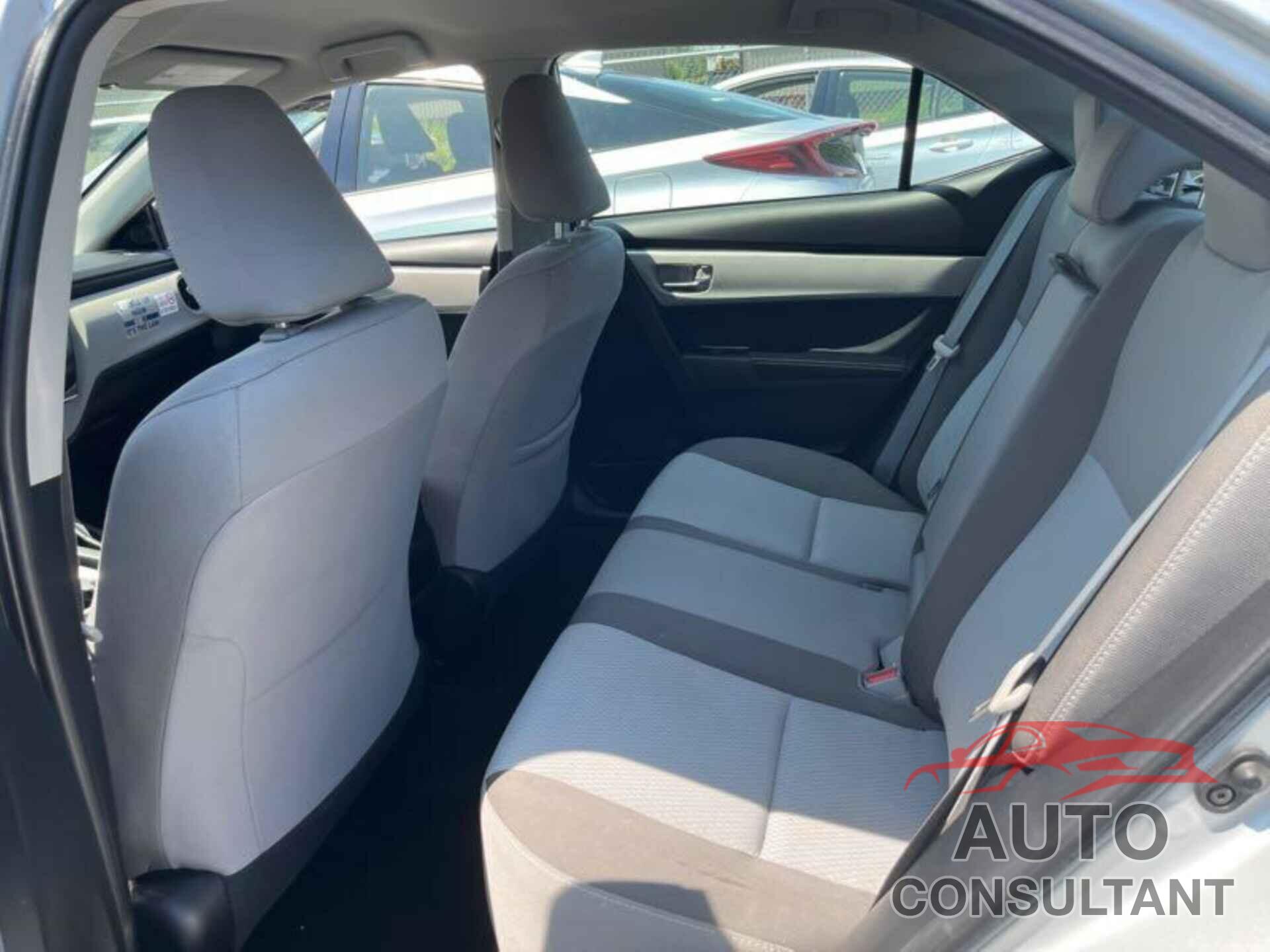 TOYOTA COROLLA 2018 - 2T1BURHEXJC095627