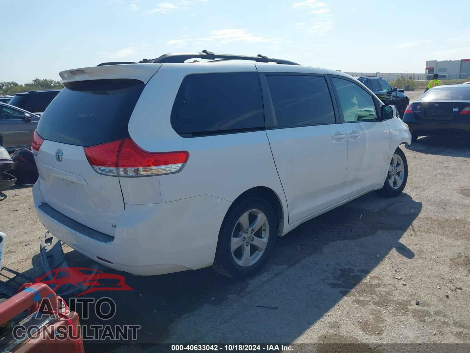 TOYOTA SIENNA 2011 - 5TDKK3DC2BS172376