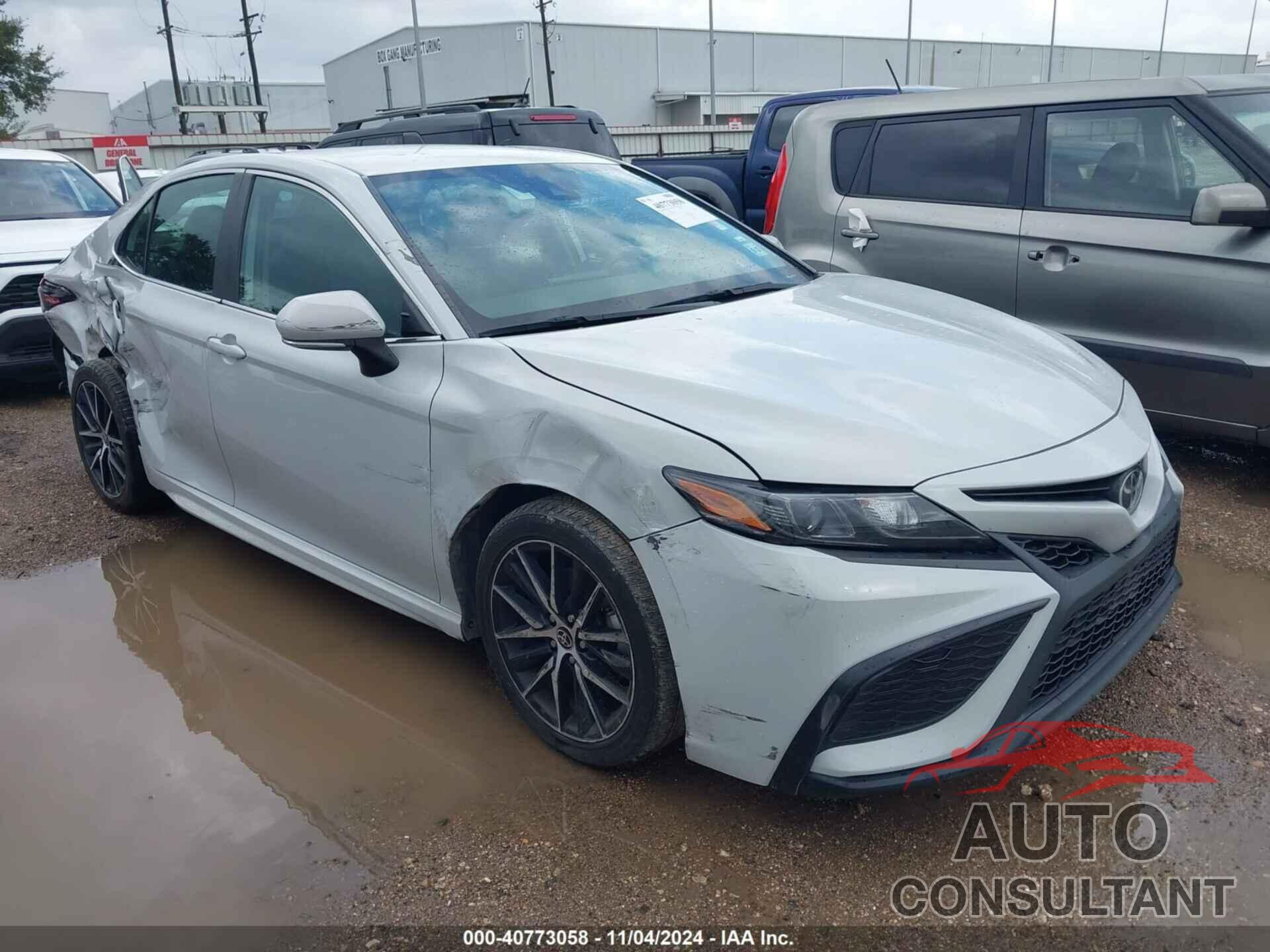 TOYOTA CAMRY 2022 - 4T1G11AKXNU052667
