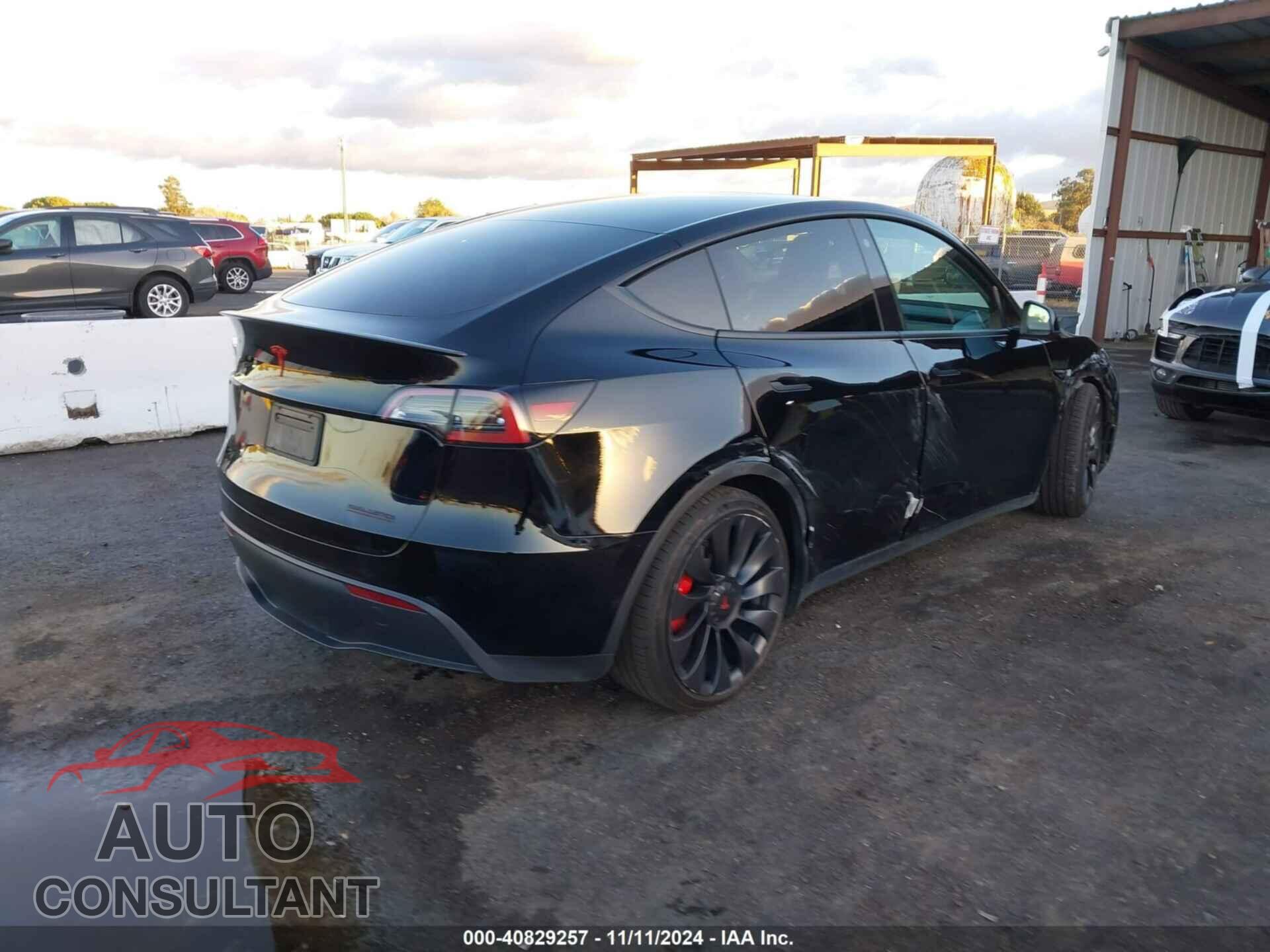 TESLA MODEL Y 2023 - 7SAYGDEF6PF668564