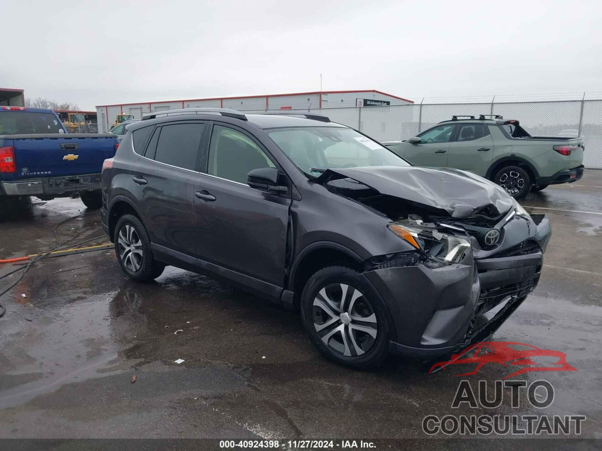 TOYOTA RAV4 2017 - JTMZFREV8HJ710848