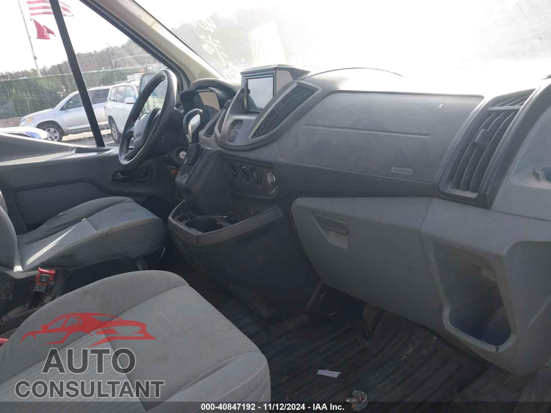 FORD TRANSIT-150 2015 - 1FTYE1CM3FKA54253