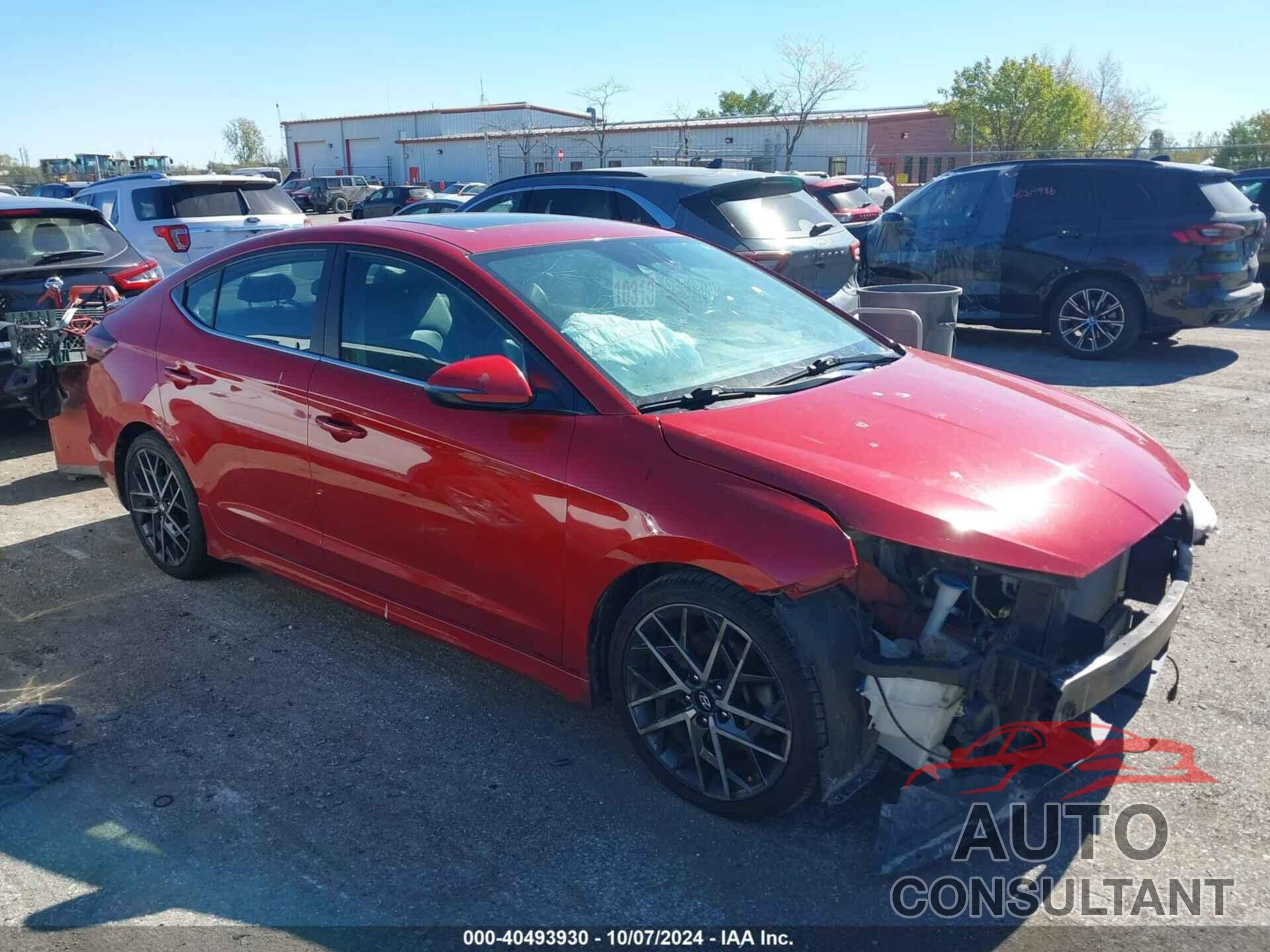 HYUNDAI ELANTRA 2019 - KMHD04LB0KU870845