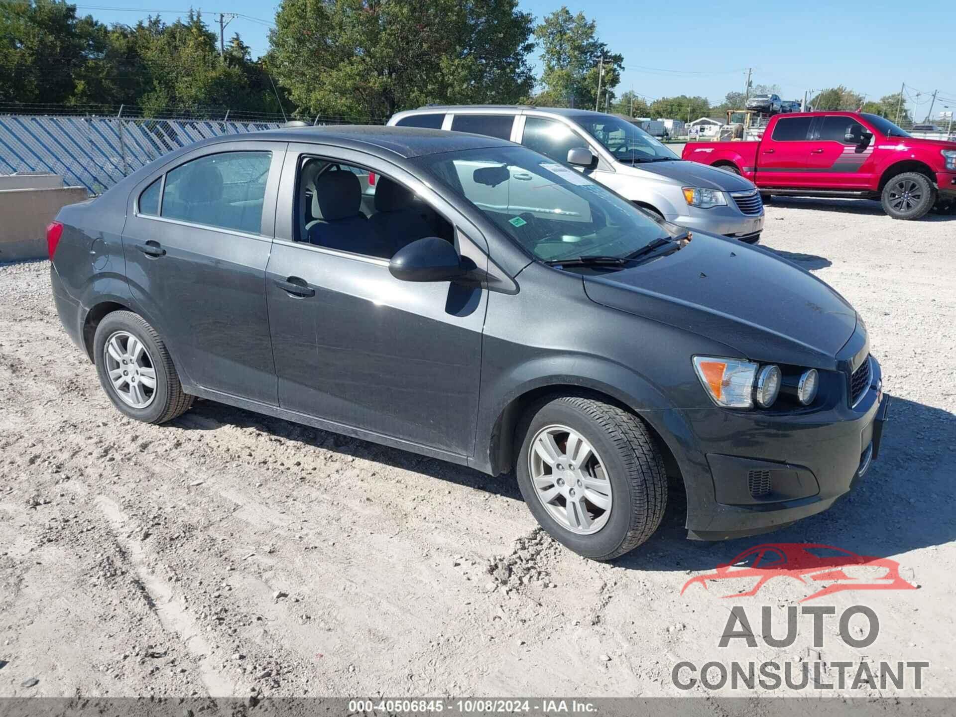 CHEVROLET SONIC 2015 - 1G1JC5SH9F4123320