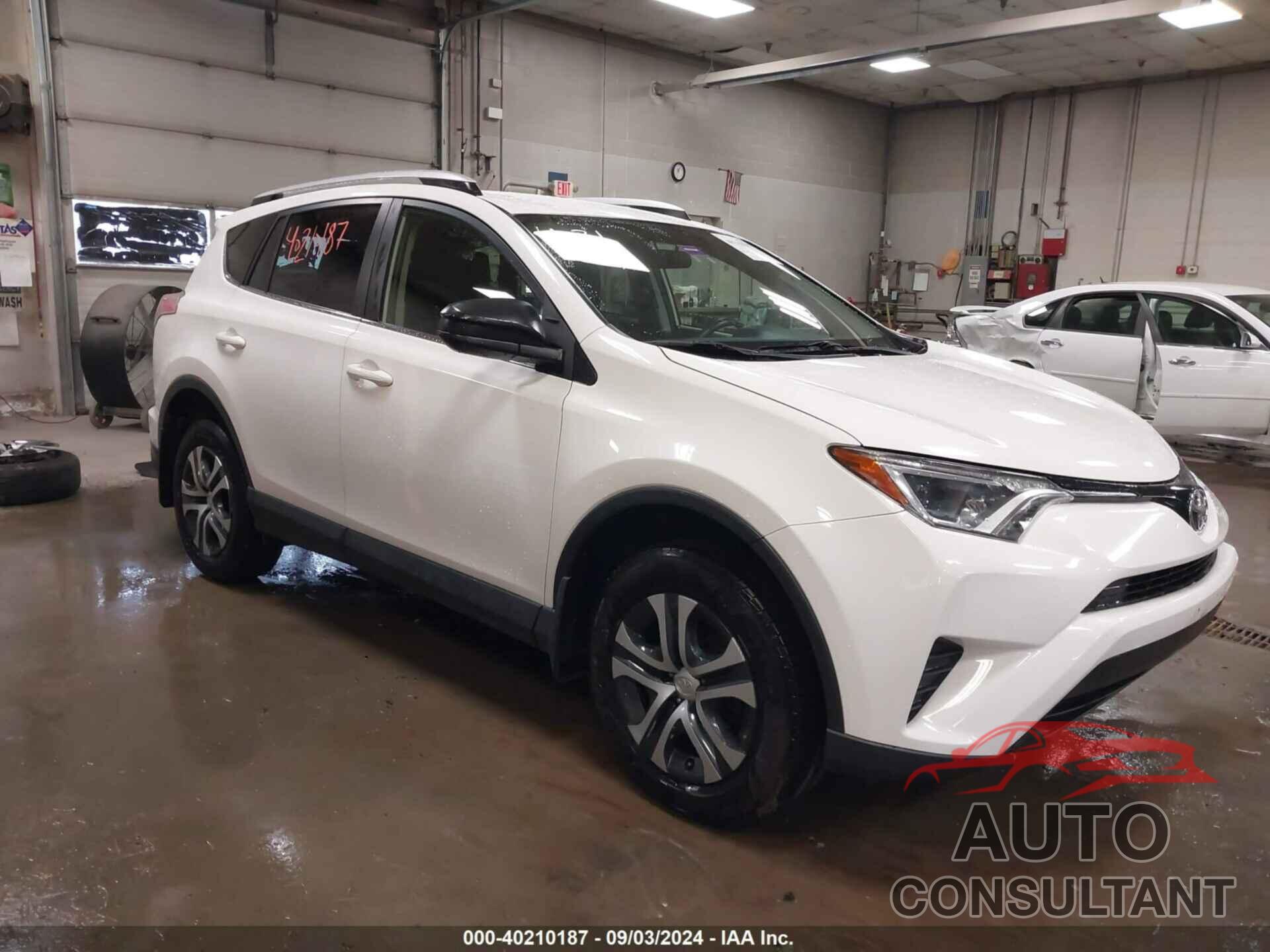 TOYOTA RAV4 2016 - JTMBFREV6GJ070011