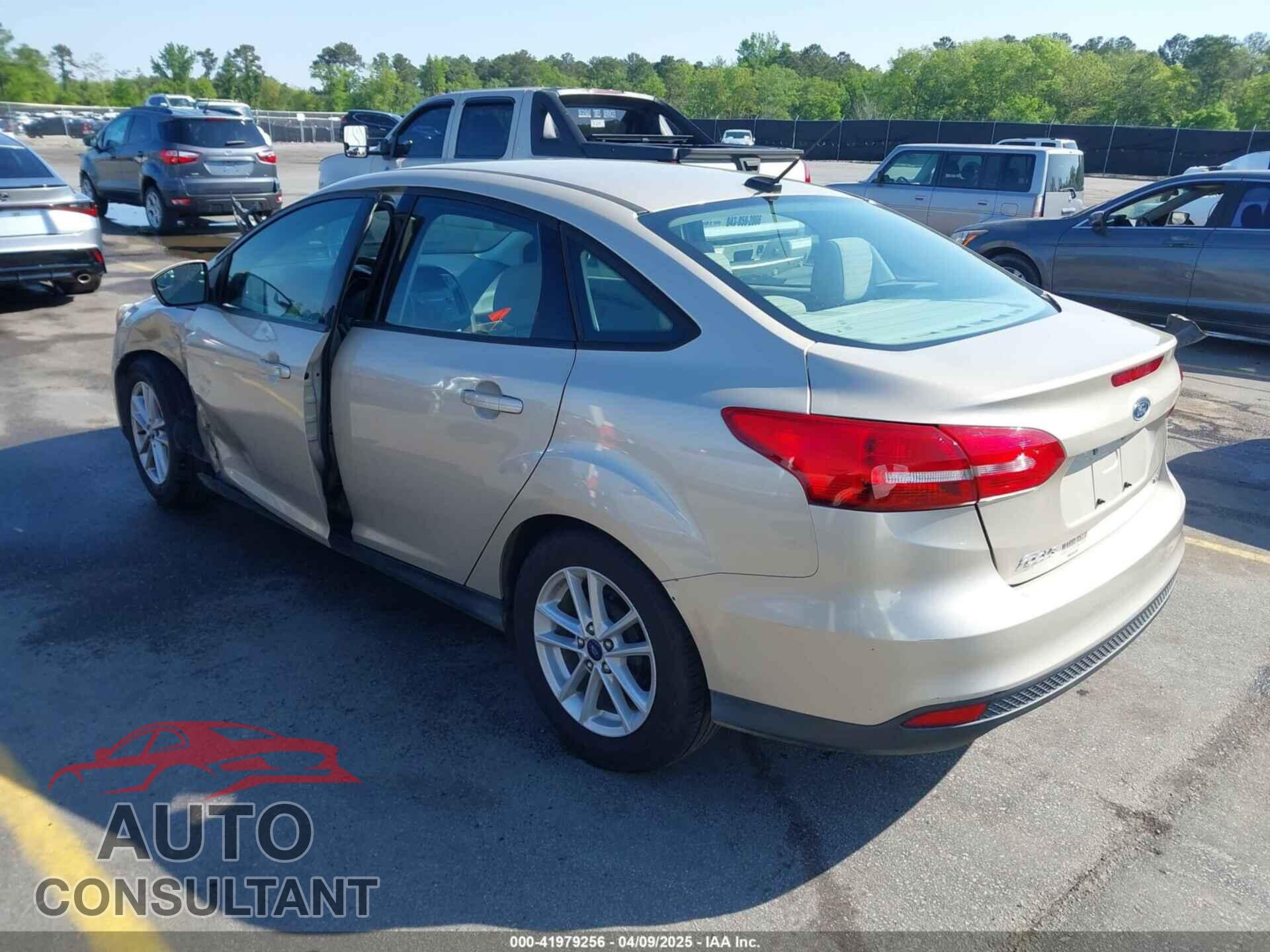 FORD FOCUS 2017 - 1FADP3F20HL322015