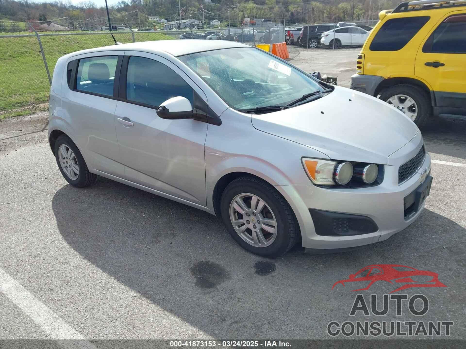 CHEVROLET SONIC 2012 - 1G1JB6SH3C4101978