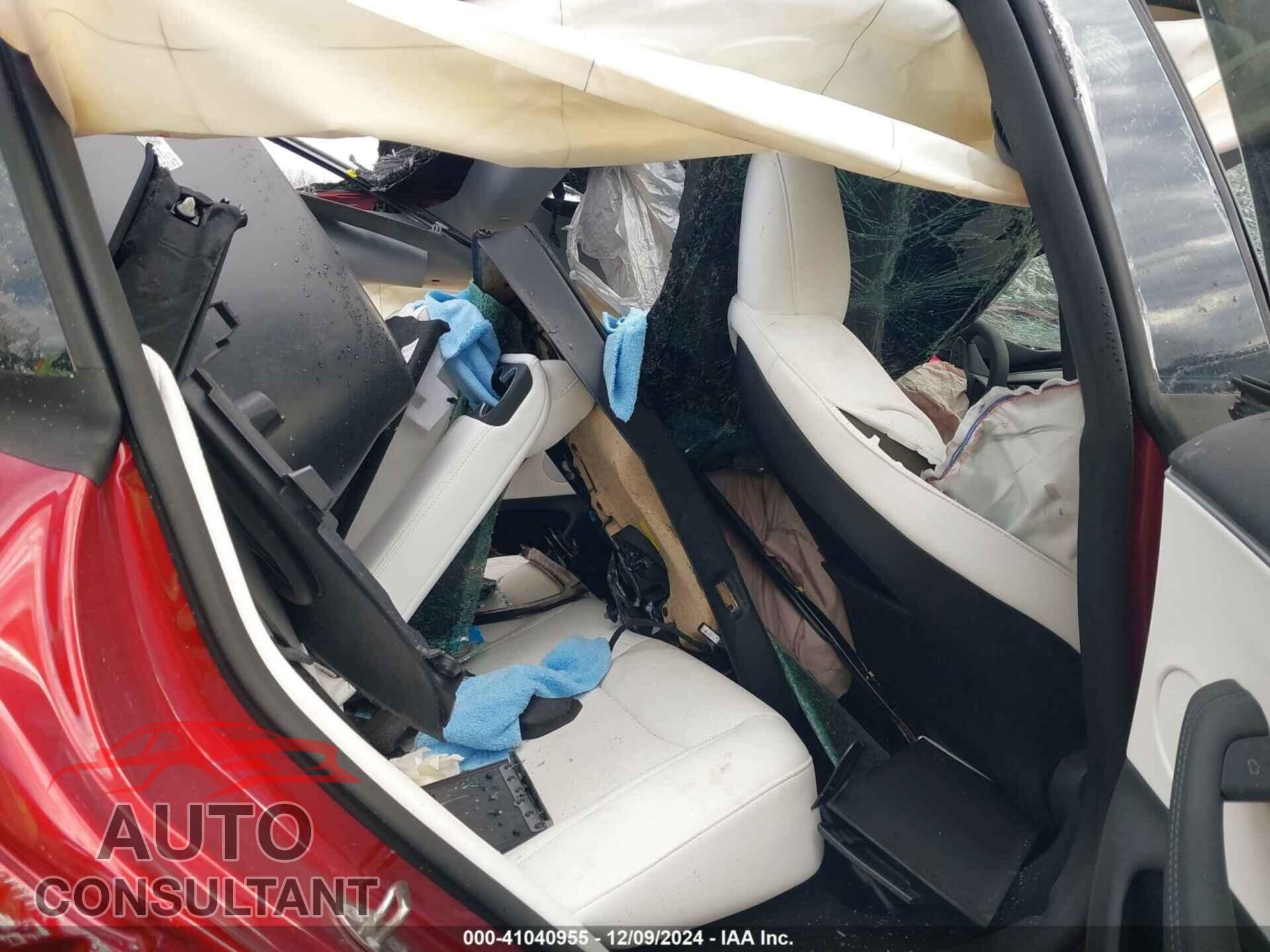TESLA MODEL 3 2024 - 5YJ3E1EA4RF801552