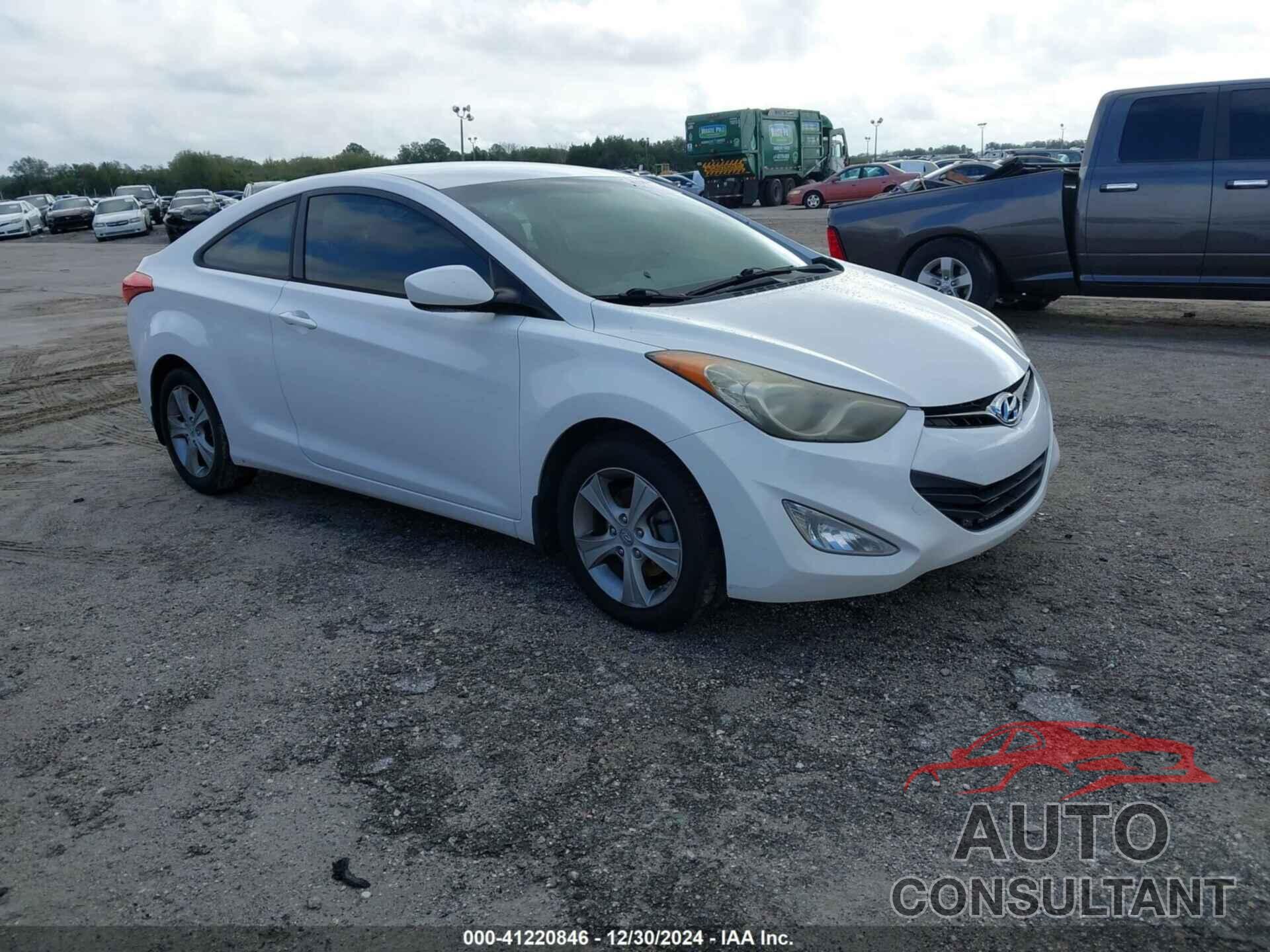 HYUNDAI ELANTRA 2013 - KMHDH6AE8DU023592