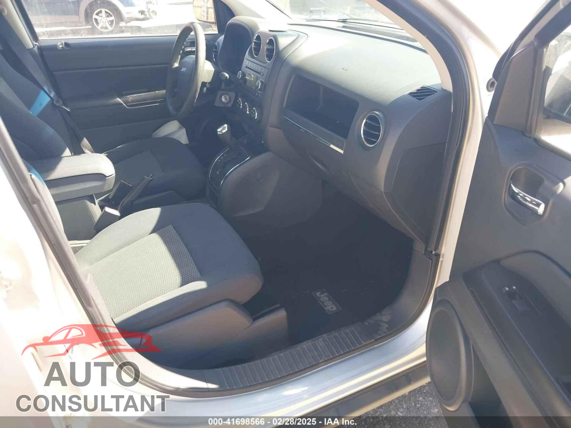JEEP COMPASS 2010 - 1J4NF4FB3AD553170