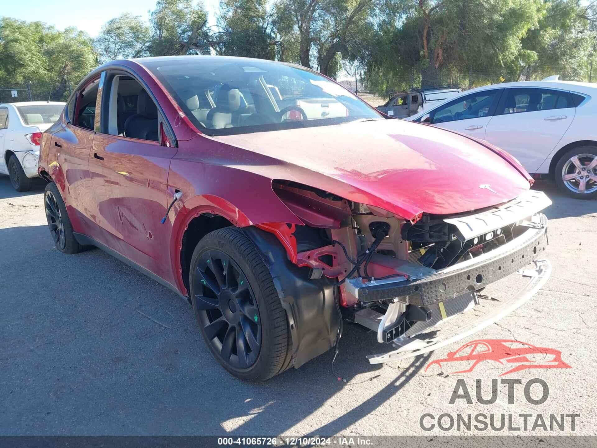 TESLA MODEL Y 2024 - 7SAYGAEE2RF021118