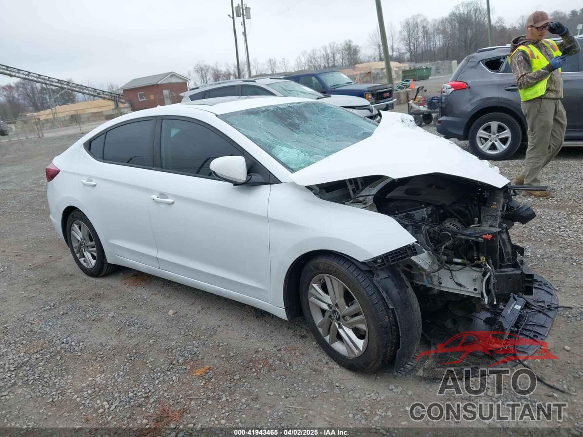 HYUNDAI ELANTRA 2019 - 5NPD84LFXKH458927