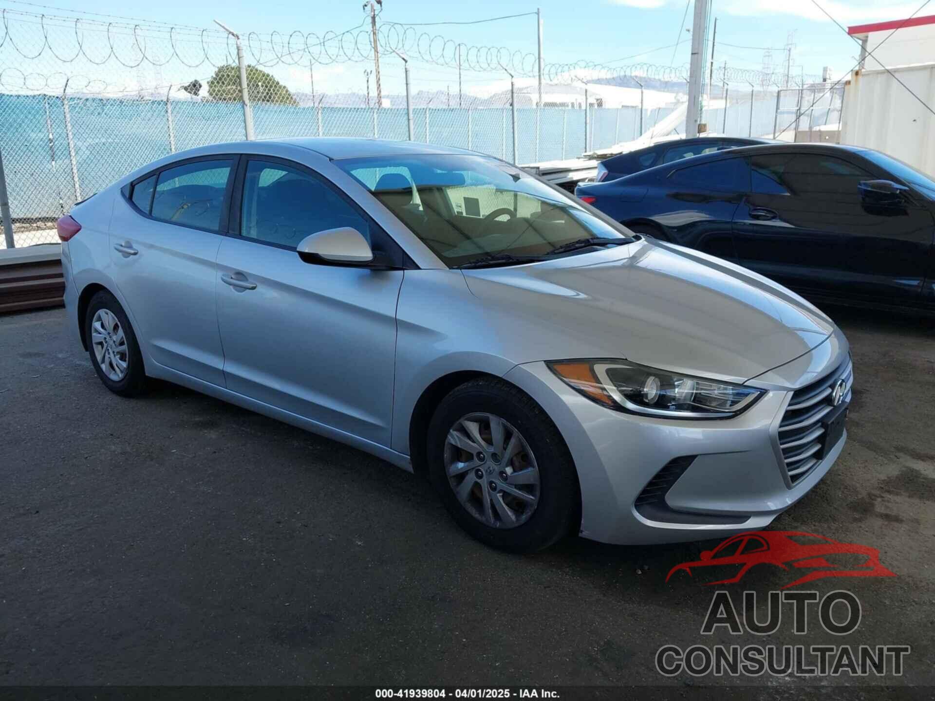 HYUNDAI ELANTRA 2018 - 5NPD74LF3JH360226