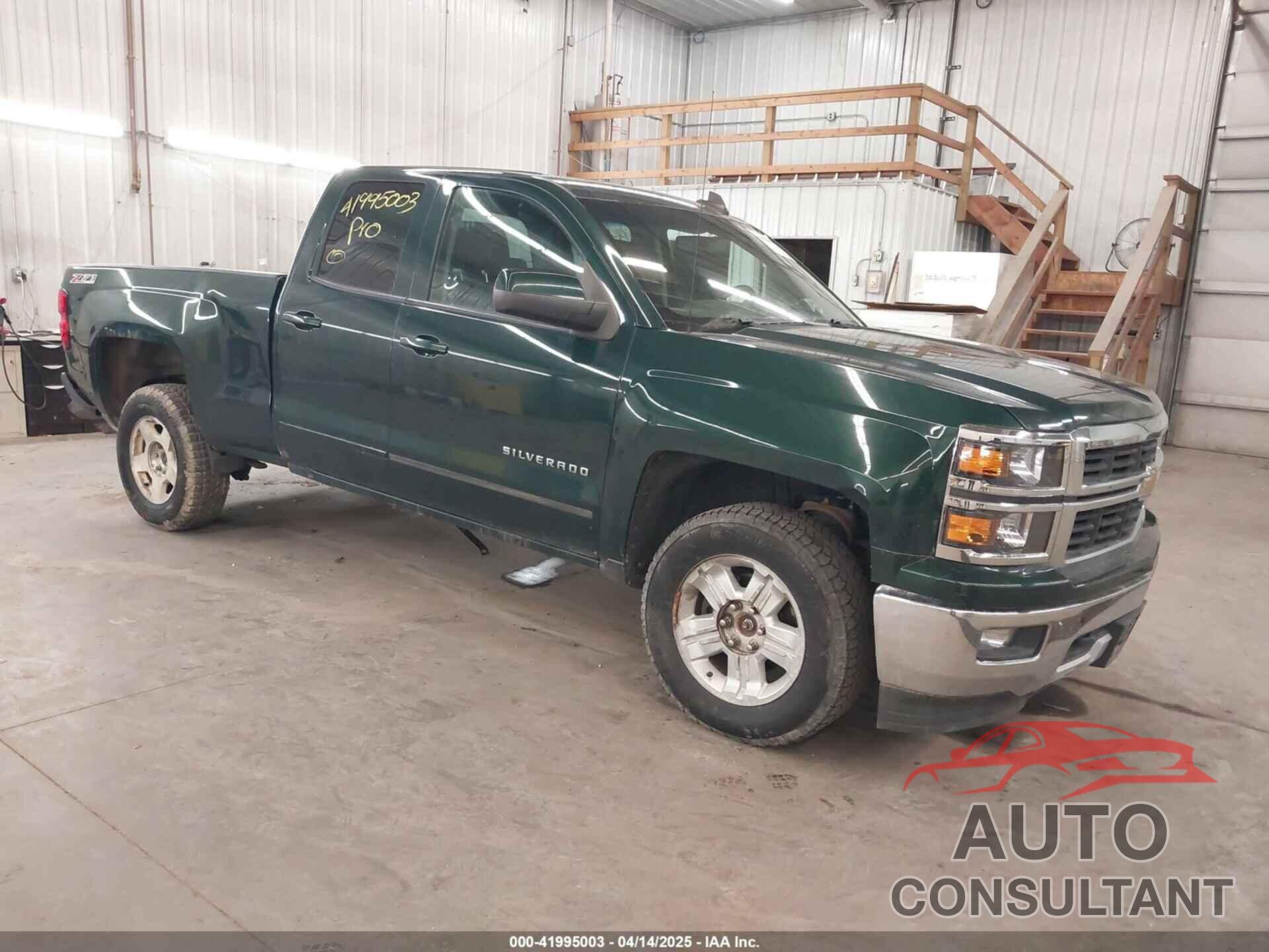 CHEVROLET SILVERADO 1500 2015 - 1GCVKREC2FZ147321