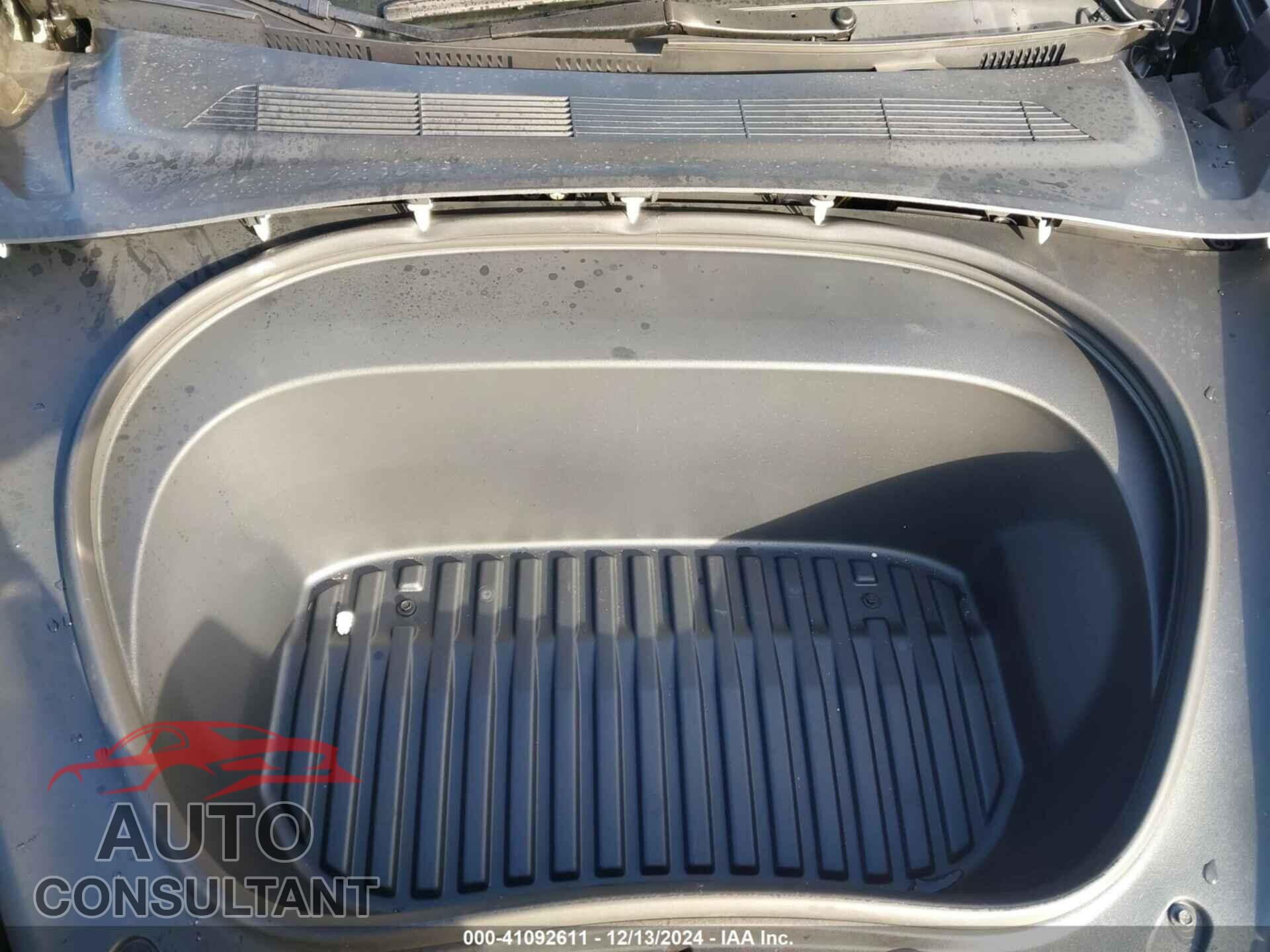 TESLA MODEL 3 2024 - 5YJ3E1EA8RF828740