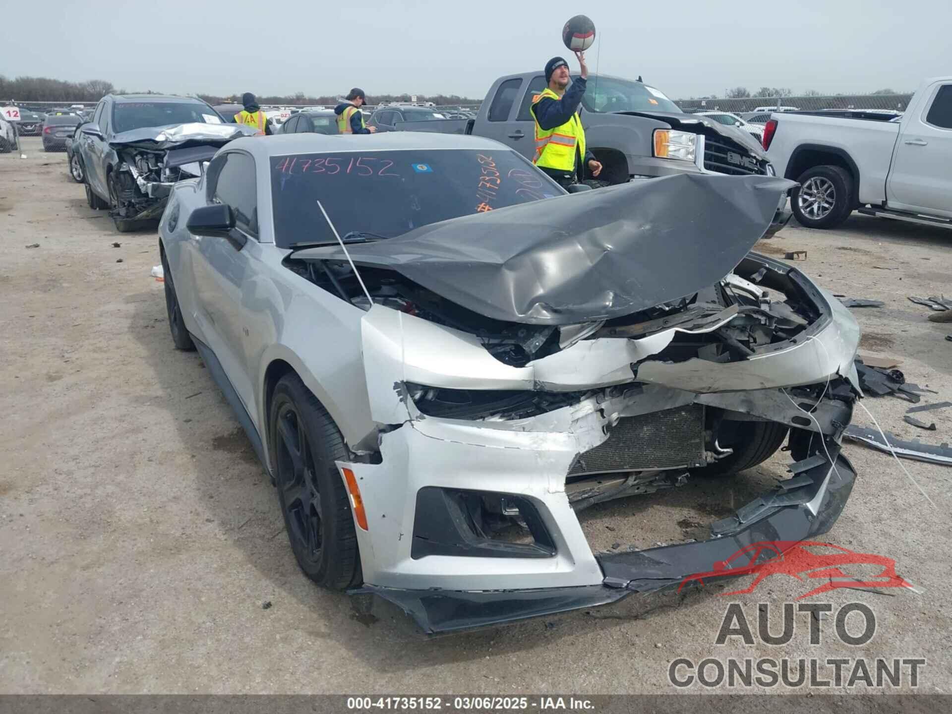 CHEVROLET CAMARO 2017 - 1G1FB1RS9H0200328