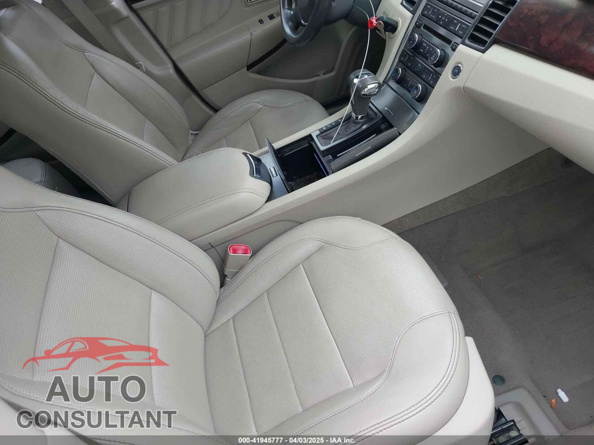 FORD TAURUS 2010 - 1FAHP2FW6AG144074