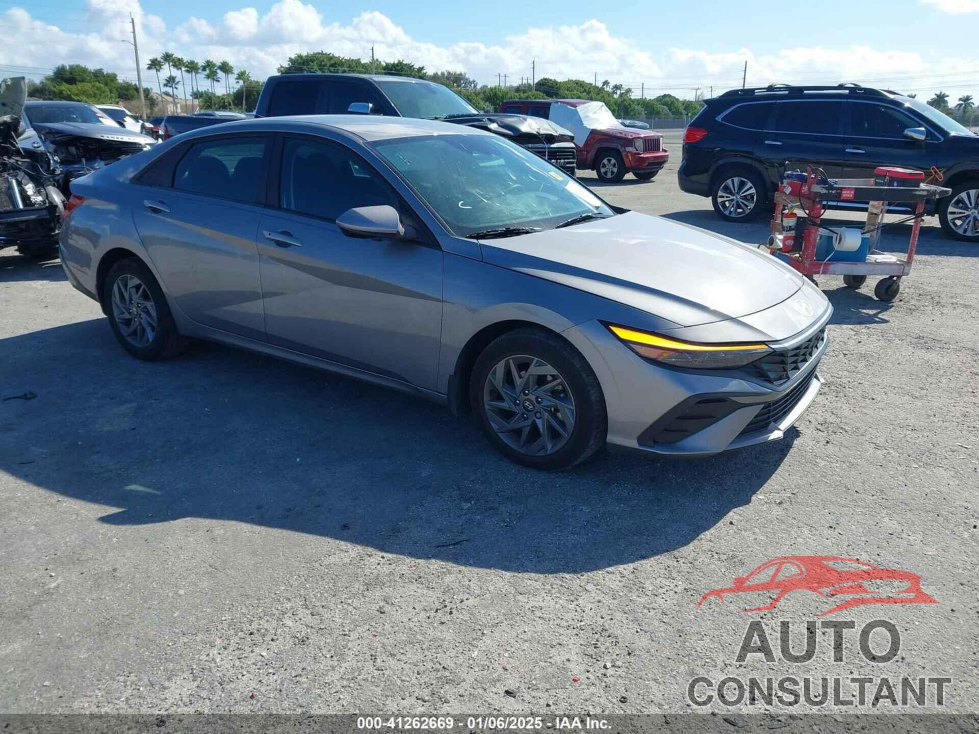 HYUNDAI ELANTRA 2024 - KMHLM4DG2RU663099