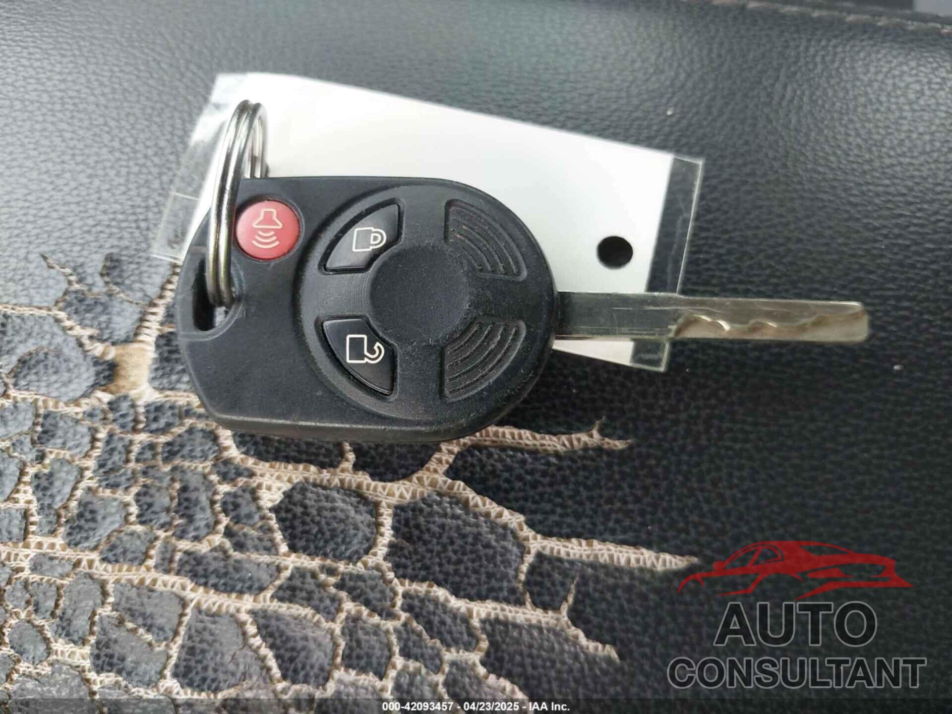 FORD ESCAPE 2017 - 1FMCU0F70HUC24455