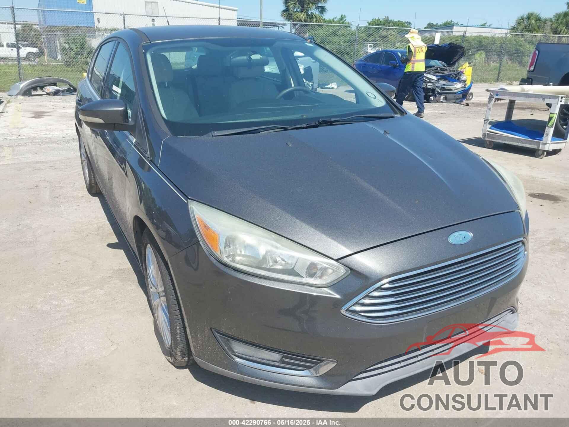 FORD FOCUS 2015 - 1FADP3N25FL333364