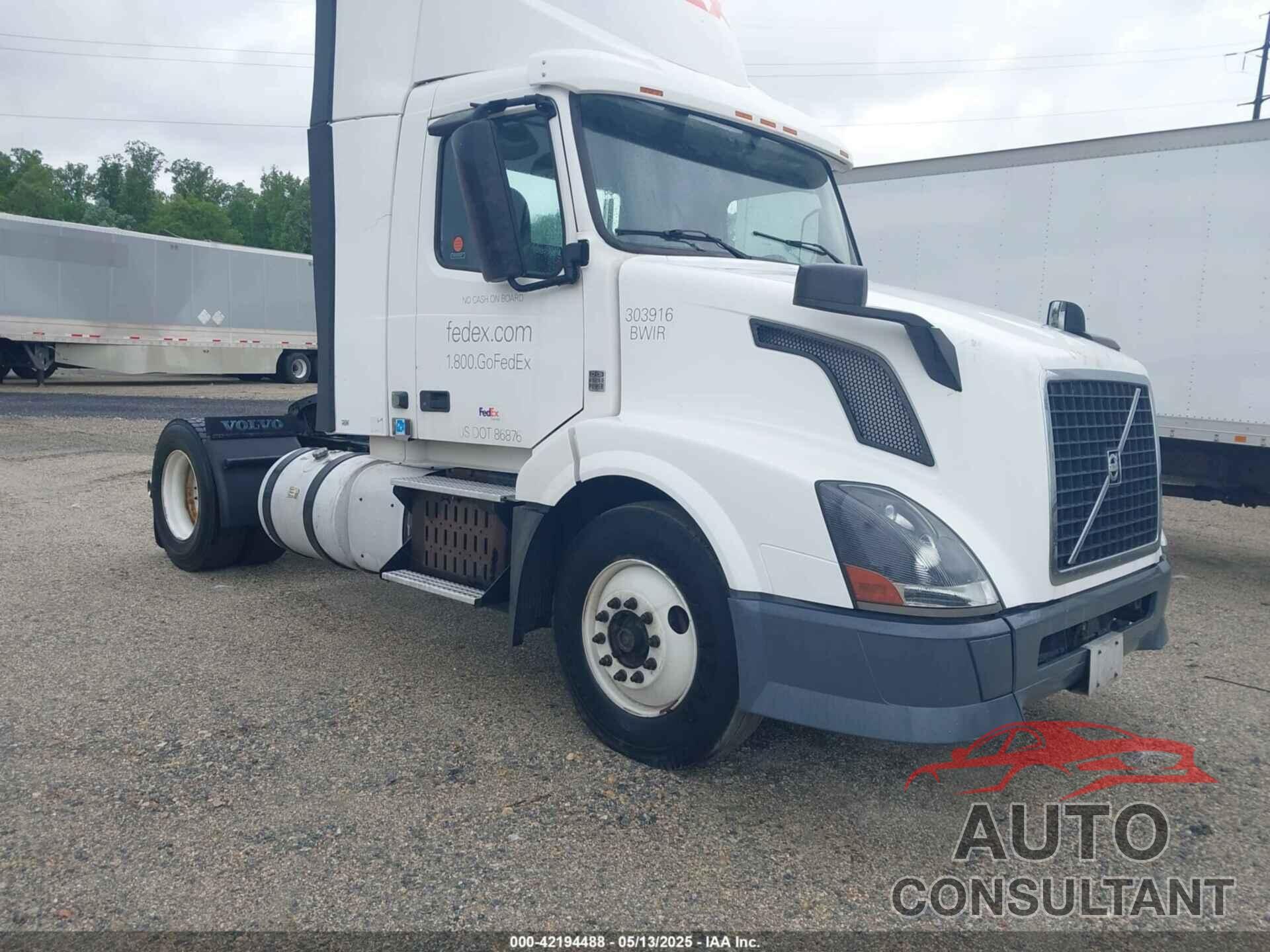 VOLVO VN 2013 - 4V4N19EG2DN133014