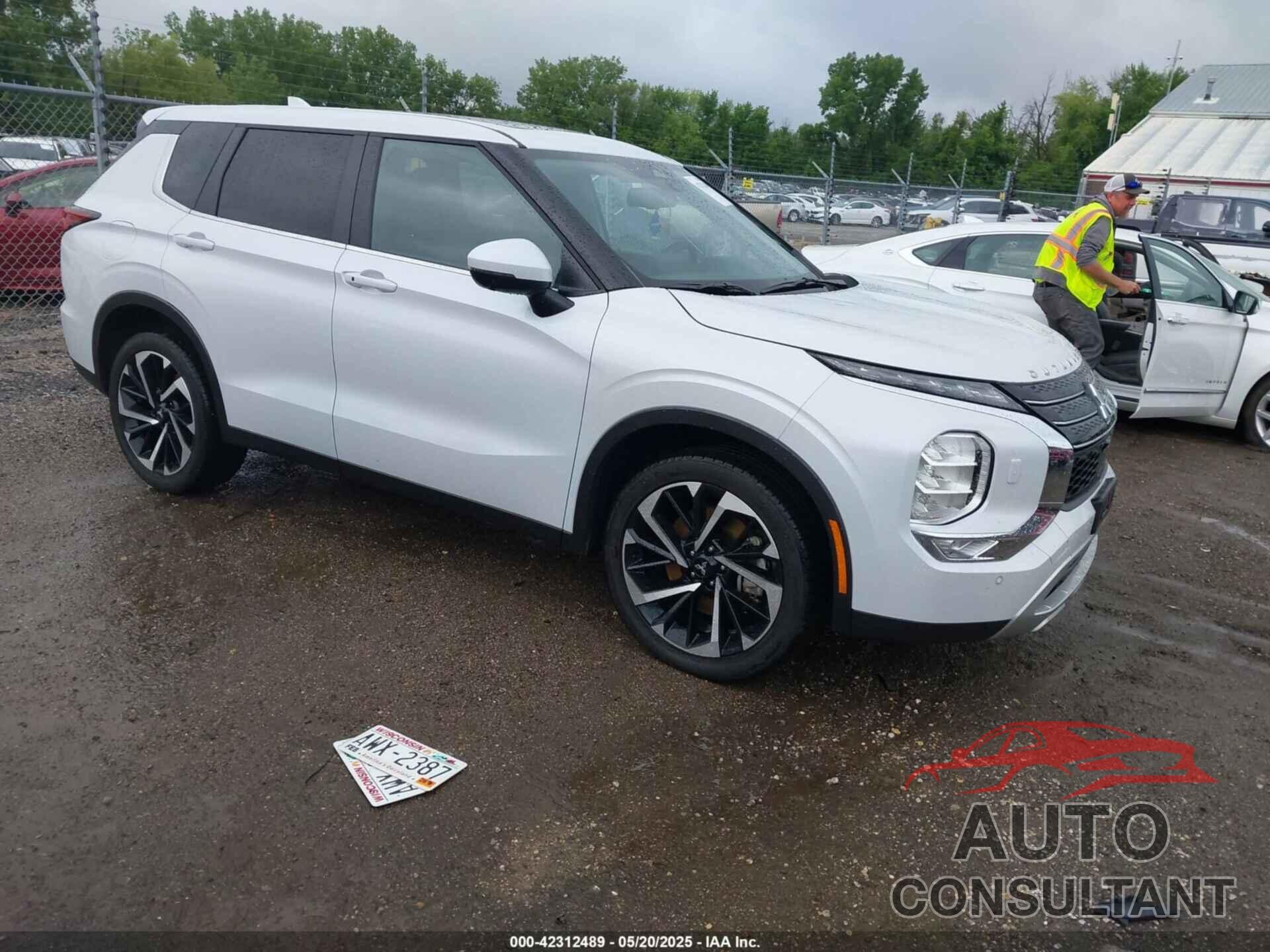 MITSUBISHI OUTLANDER 2024 - JA4J4VA88RZ014998