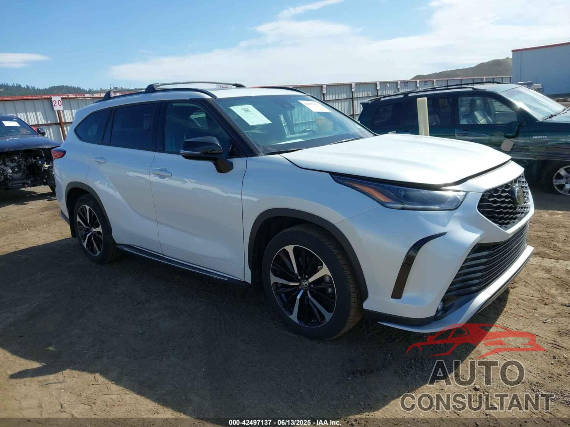 TOYOTA HIGHLANDER 2022 - 5TDLZRAH1NS139084