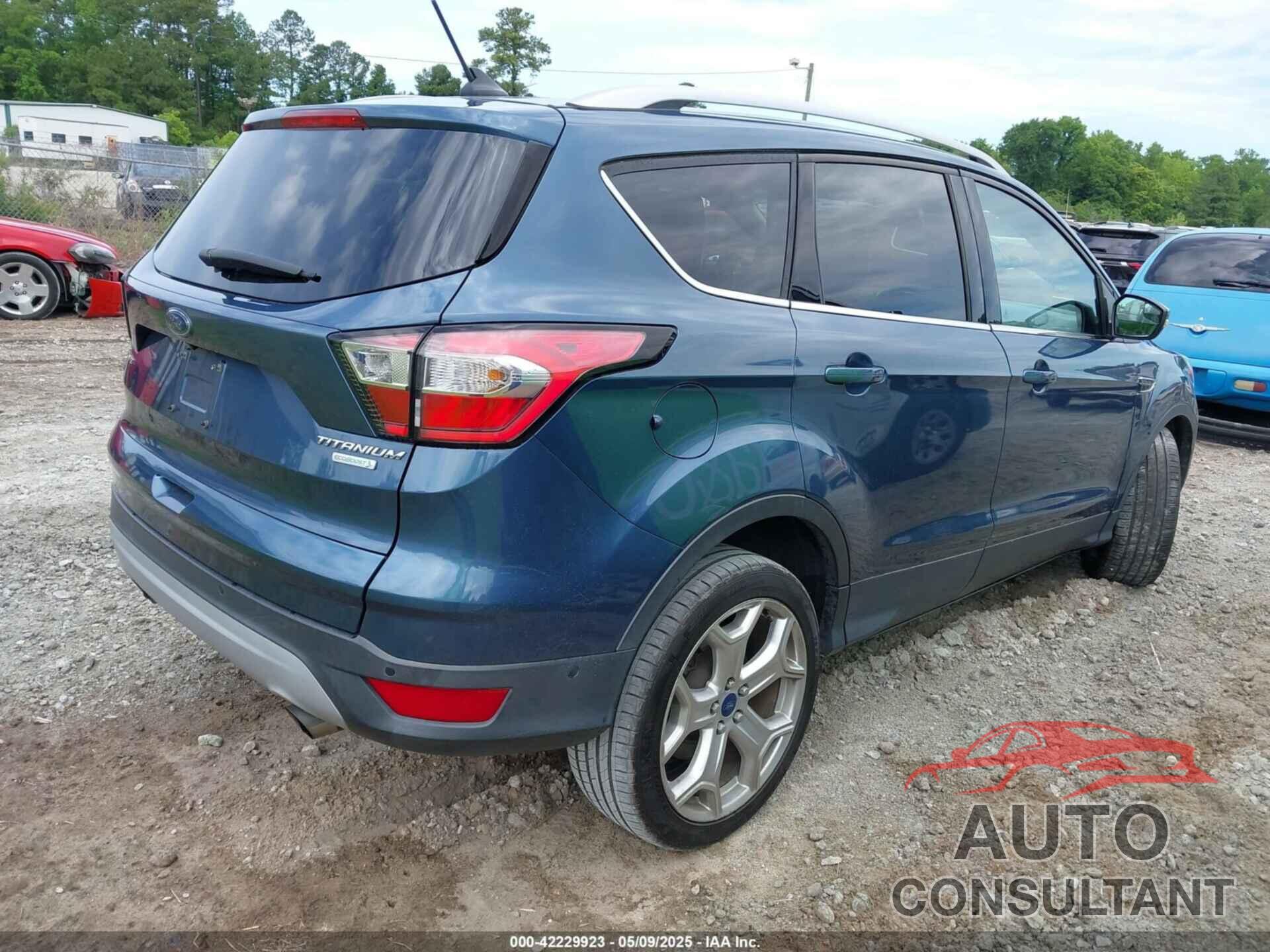 FORD ESCAPE 2018 - 1FMCU0J9XJUA61277