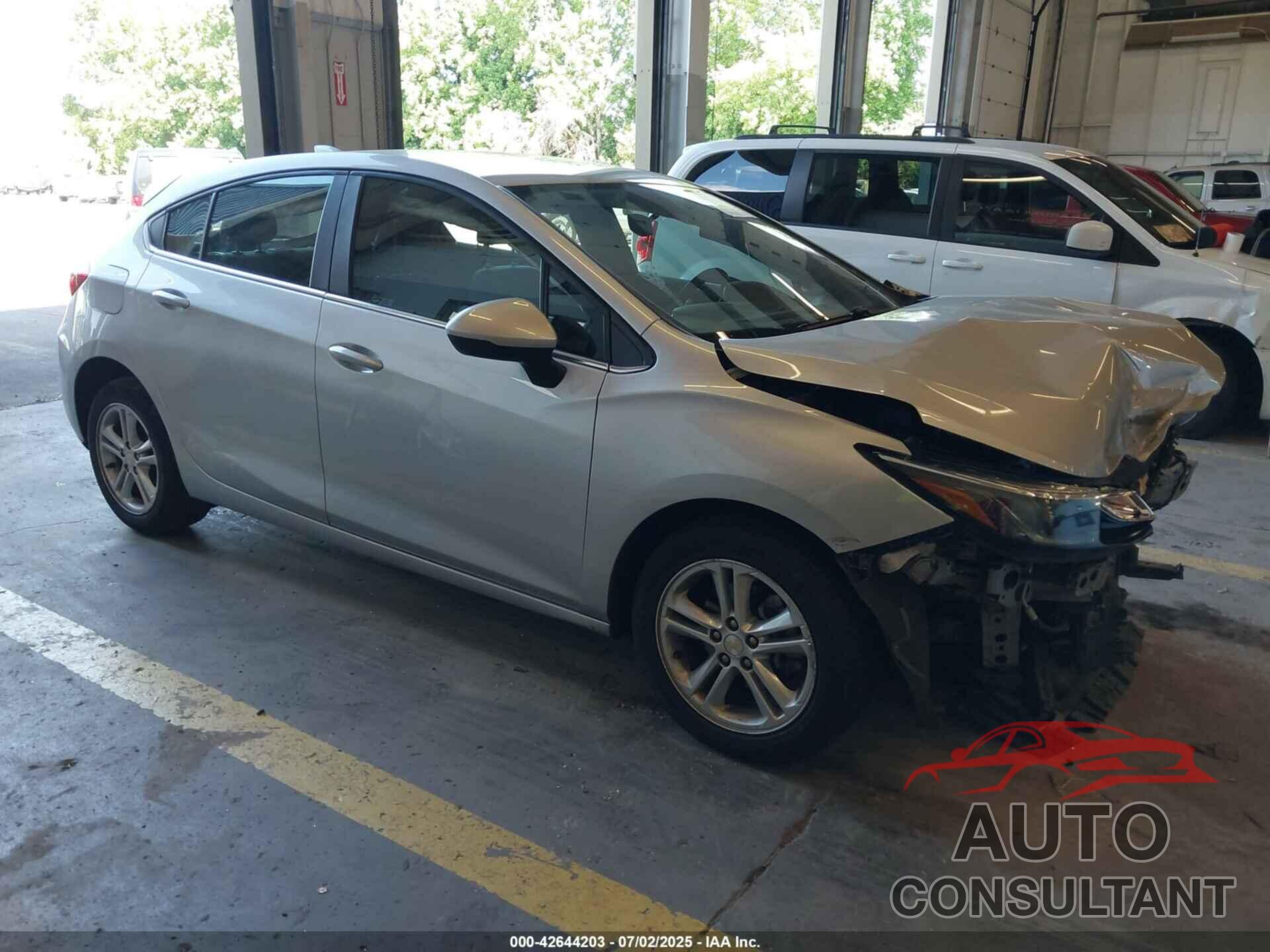 CHEVROLET CRUZE 2018 - 3G1BE6SM0JS655257