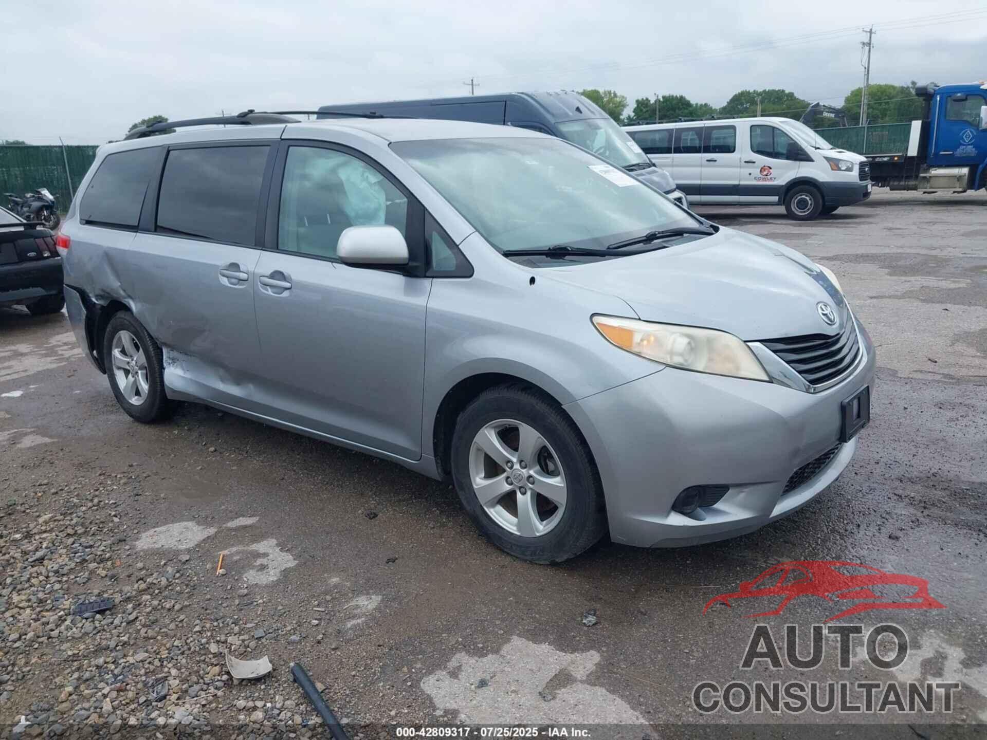 TOYOTA SIENNA 2011 - 5TDKK3DC6BS092885