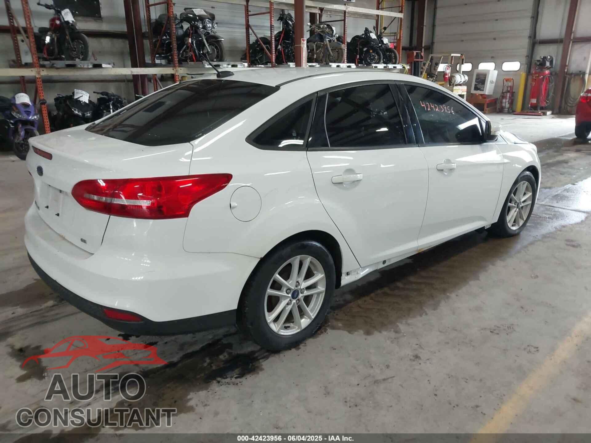 FORD FOCUS 2017 - 1FADP3F21HL303635