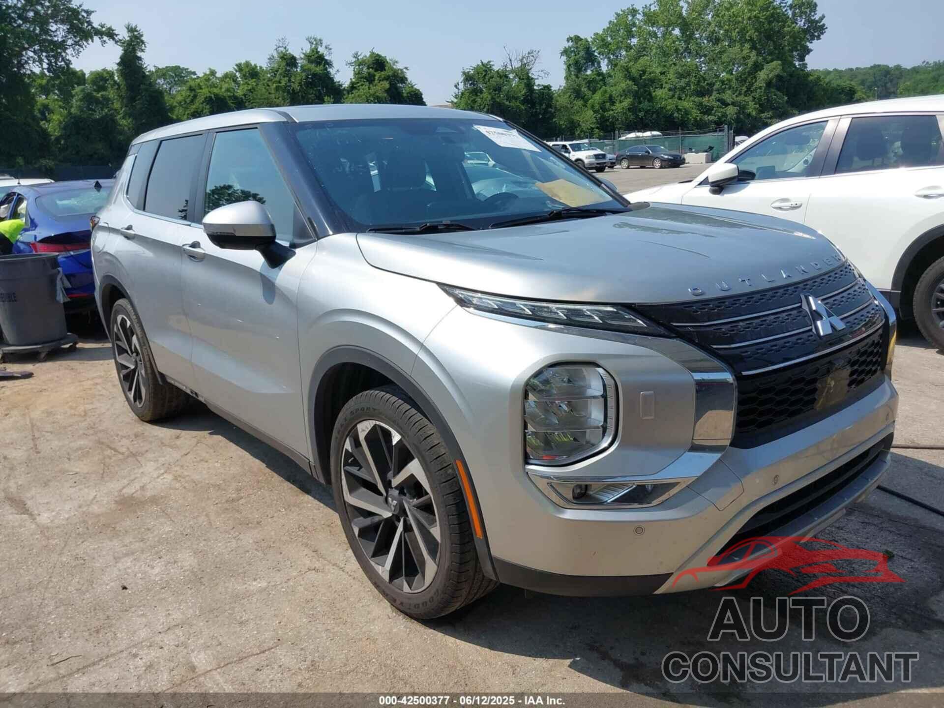 MITSUBISHI OUTLANDER 2023 - JA4J4UA80PZ052636
