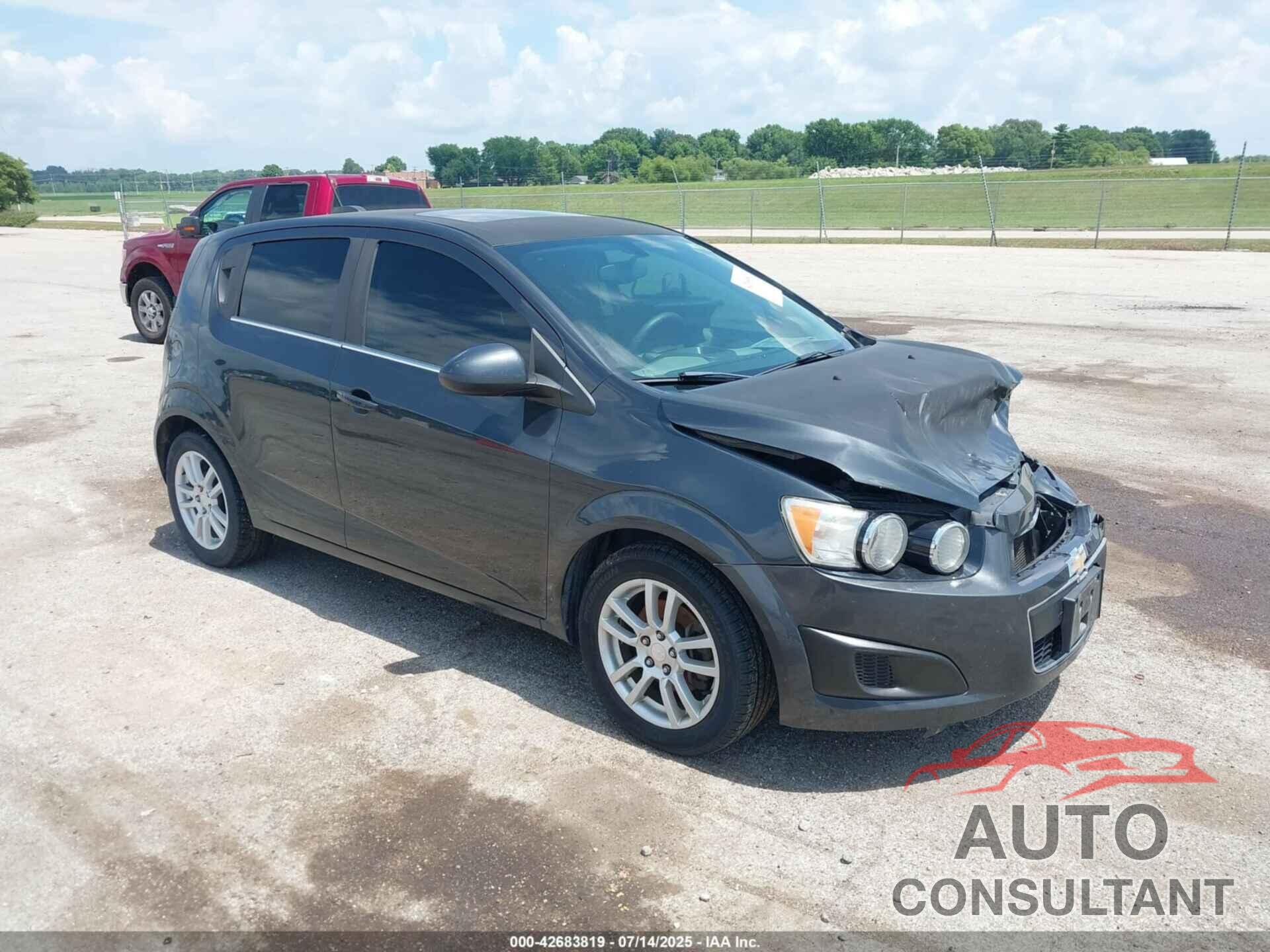 CHEVROLET SONIC 2015 - 1G1JC6SB2F4173171