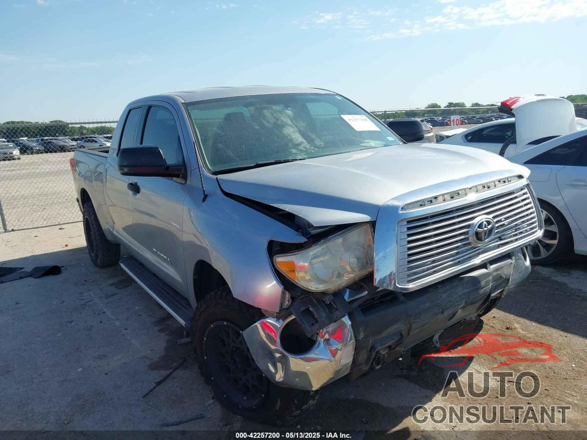 TOYOTA TUNDRA 2011 - 5TFRM5F18BX033833