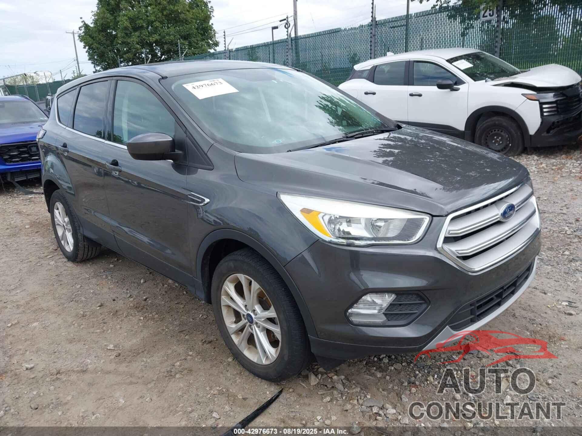 FORD ESCAPE 2017 - 1FMCU0GD1HUE00157