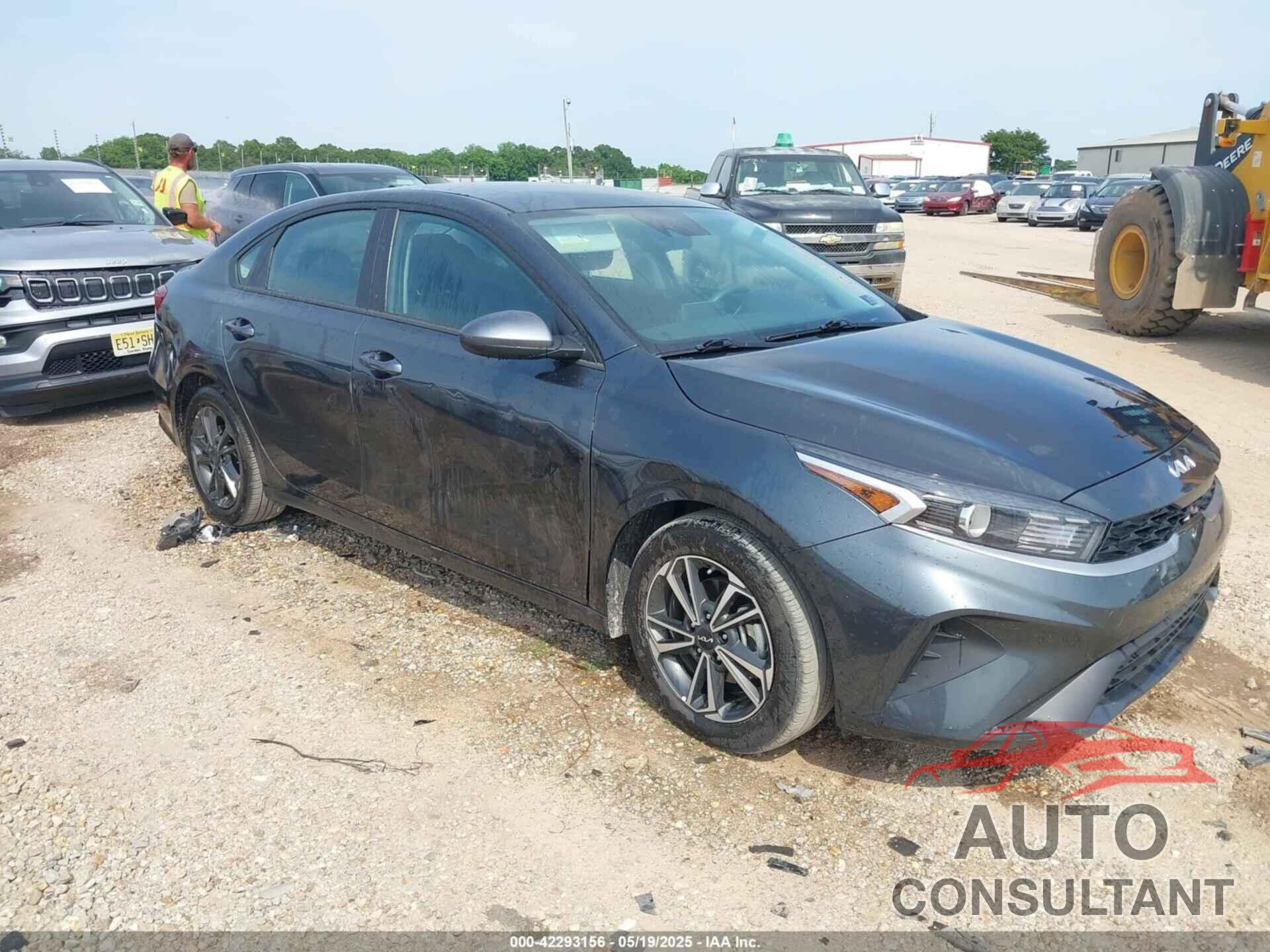 KIA FORTE 2023 - 3KPF24AD8PE643047