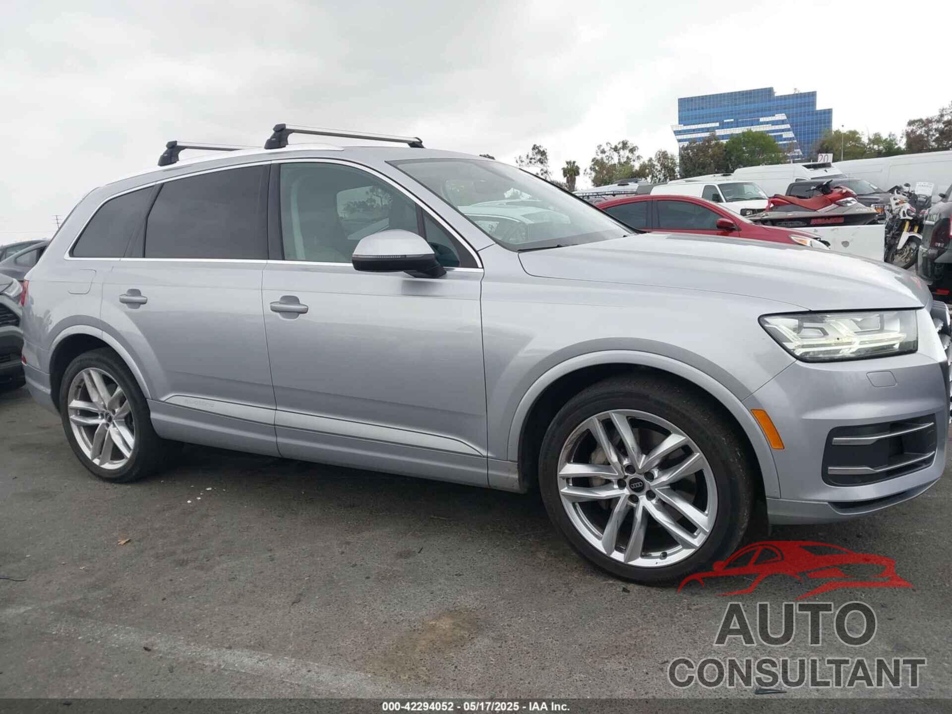 AUDI Q7 2018 - WA1VAAF77JD028847
