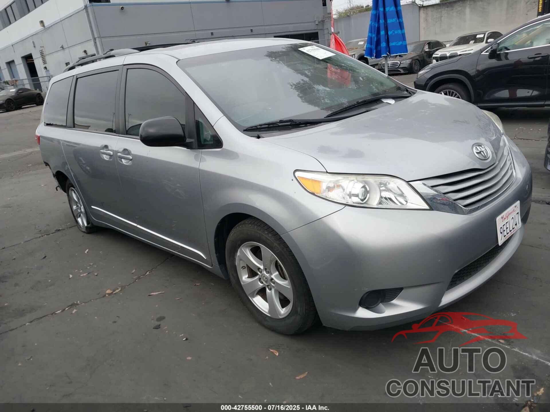 TOYOTA SIENNA 2017 - 5TDKZ3DC9HS841120
